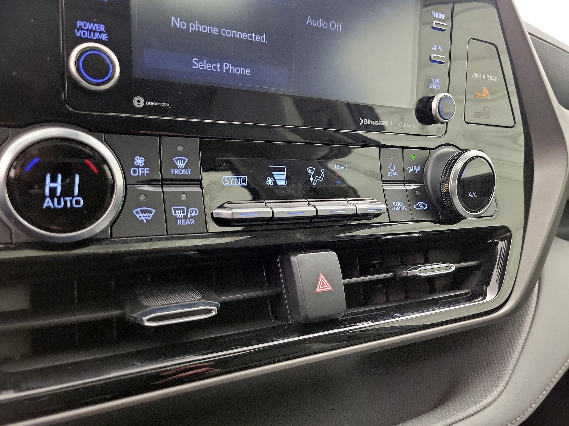 Thumbnail: 2022 Toyota Highlander - 16