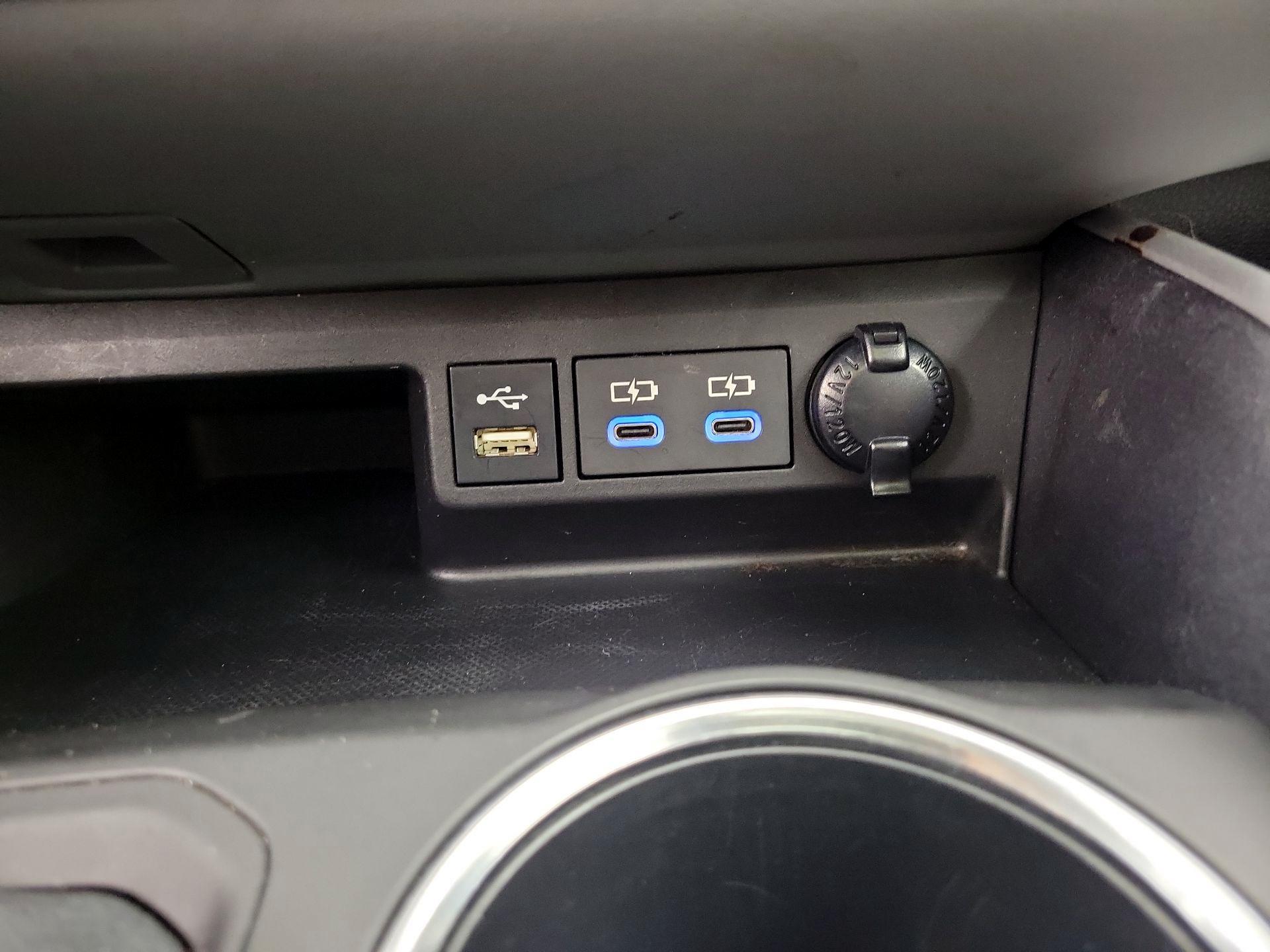 Thumbnail: 2022 Toyota Highlander - 18