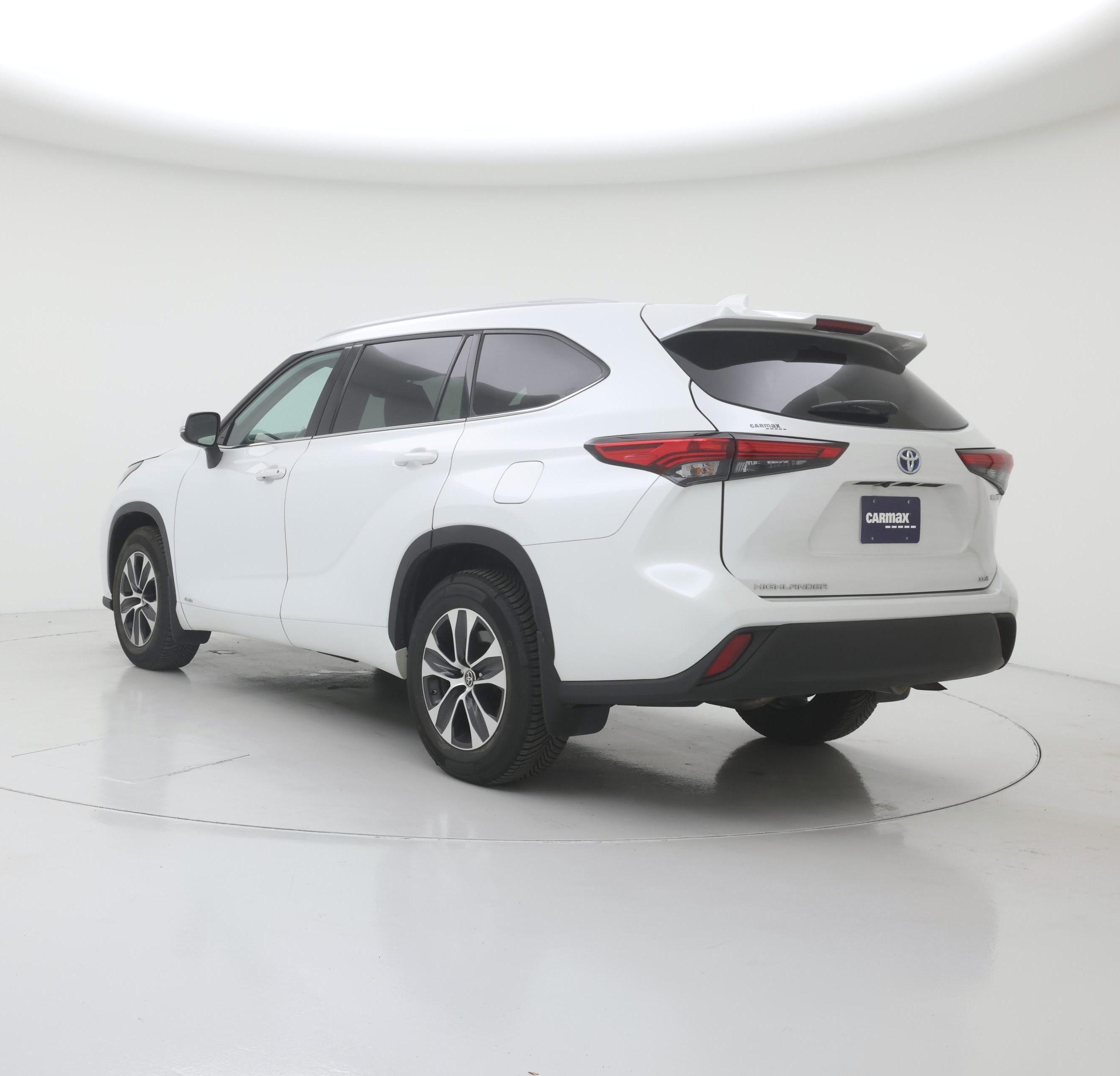 Thumbnail: 2022 Toyota Highlander - 2