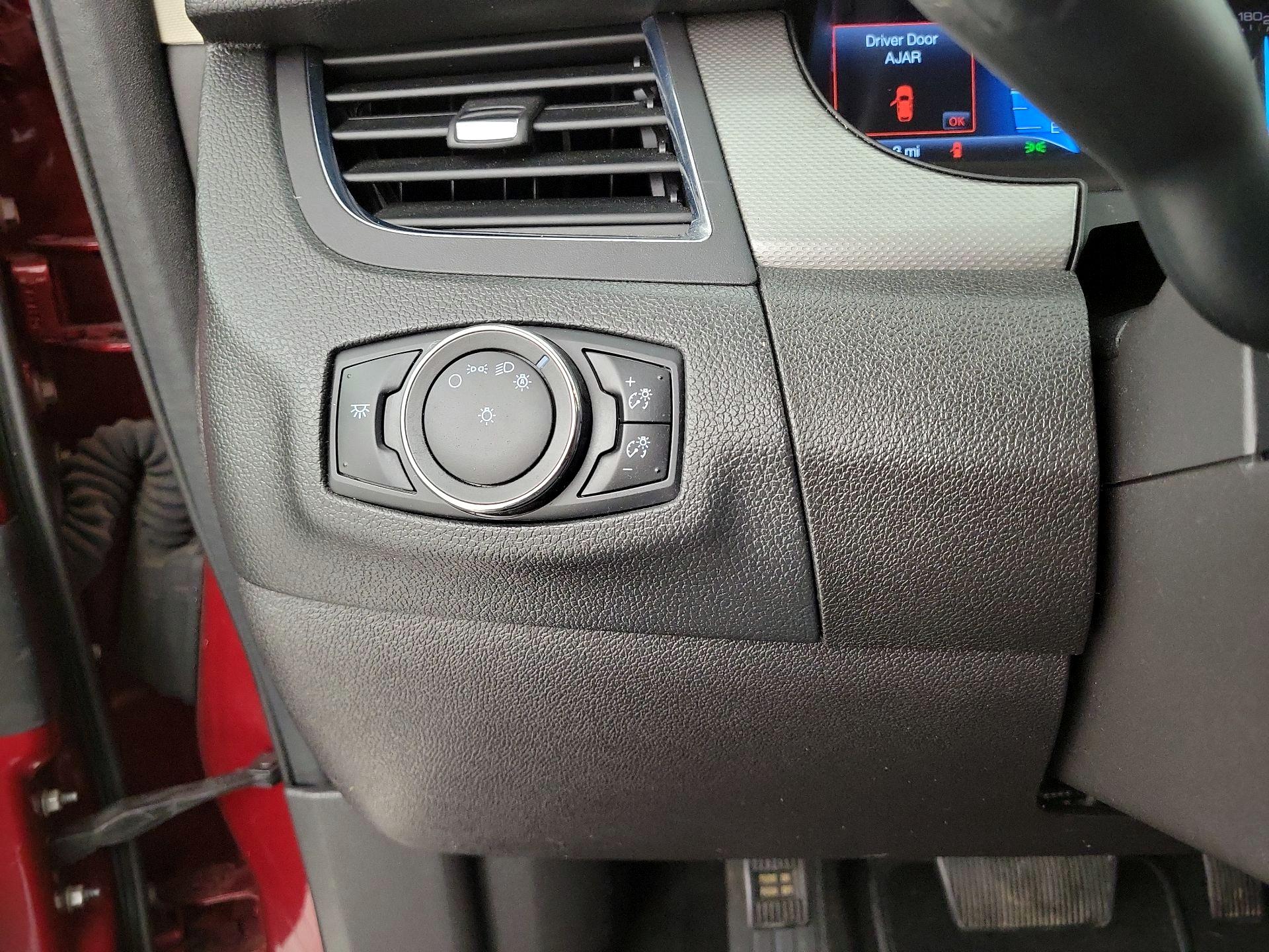 Thumbnail: 2014 Ford Edge - 13