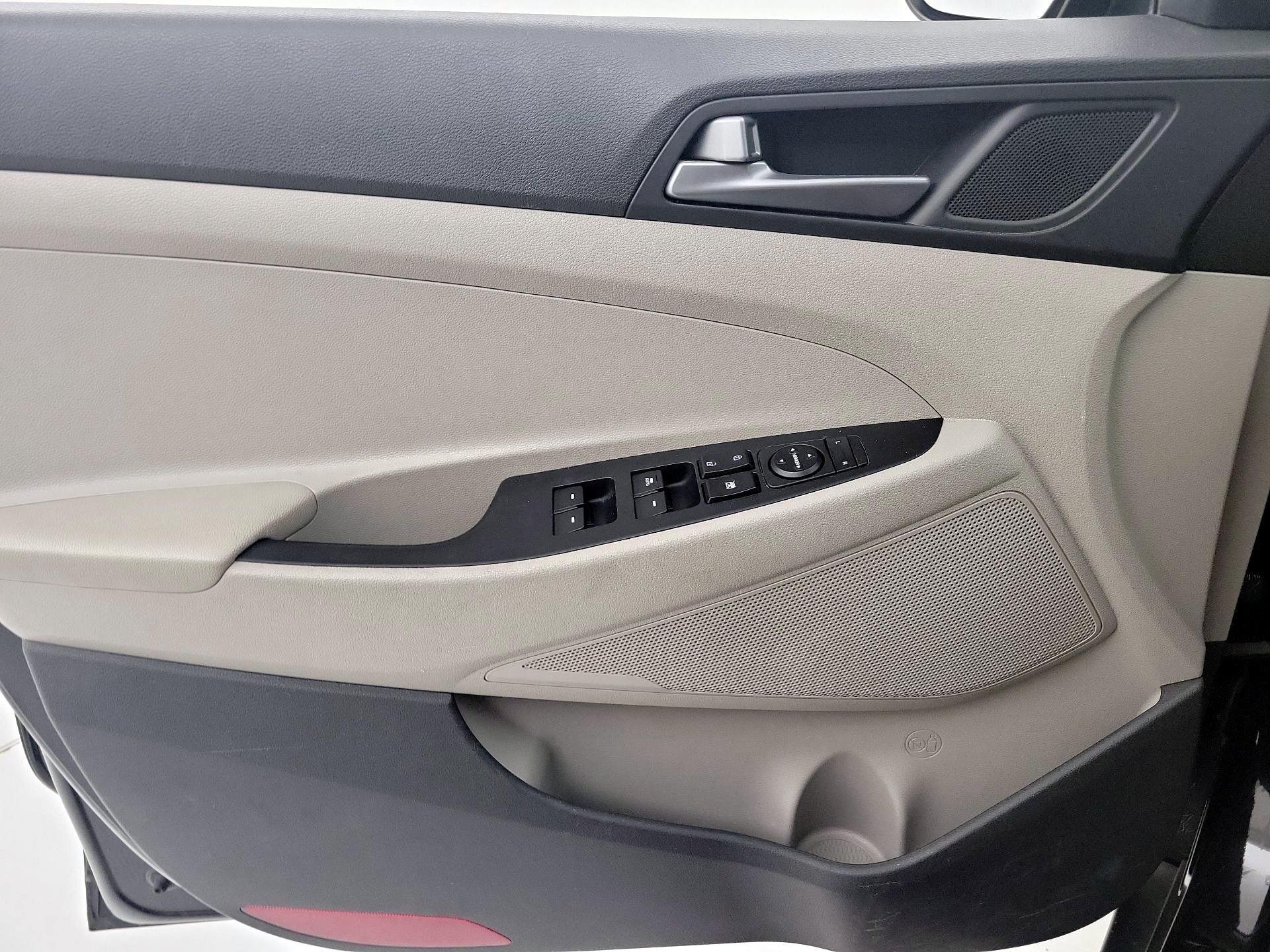 Thumbnail: 2017 Hyundai Tucson - 12