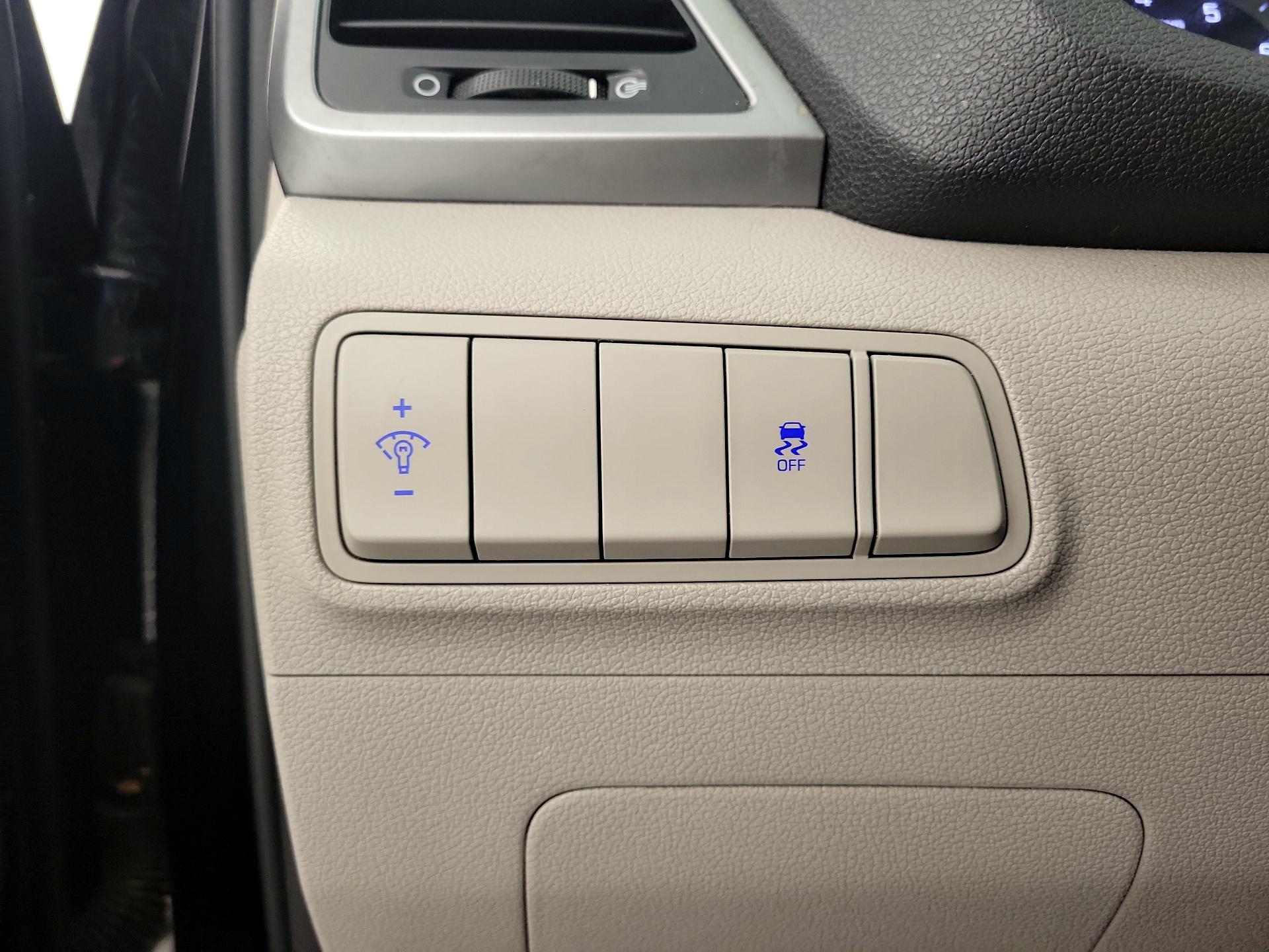 Thumbnail: 2017 Hyundai Tucson - 13