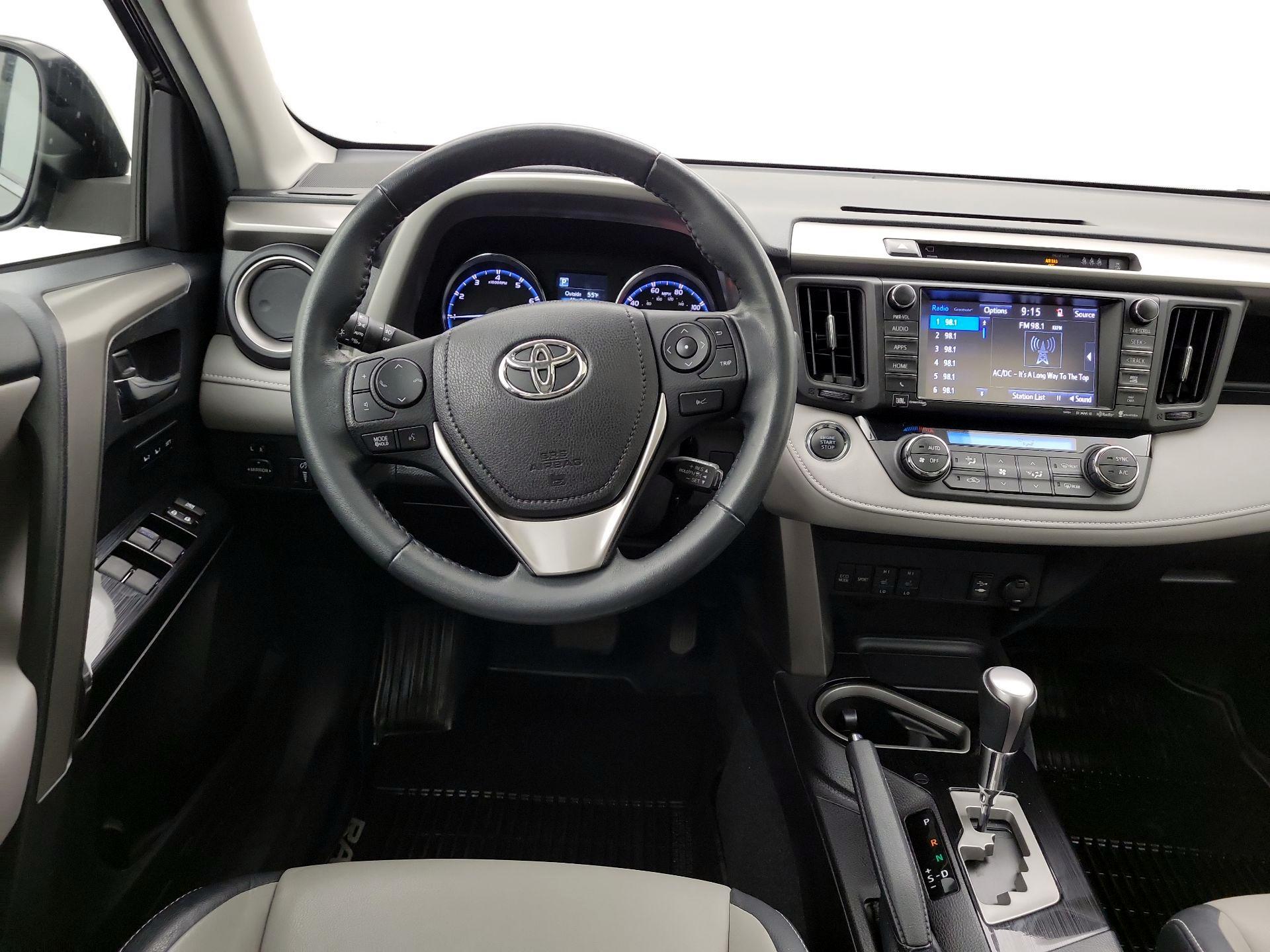 Thumbnail: 2017 Toyota RAV4 - 10