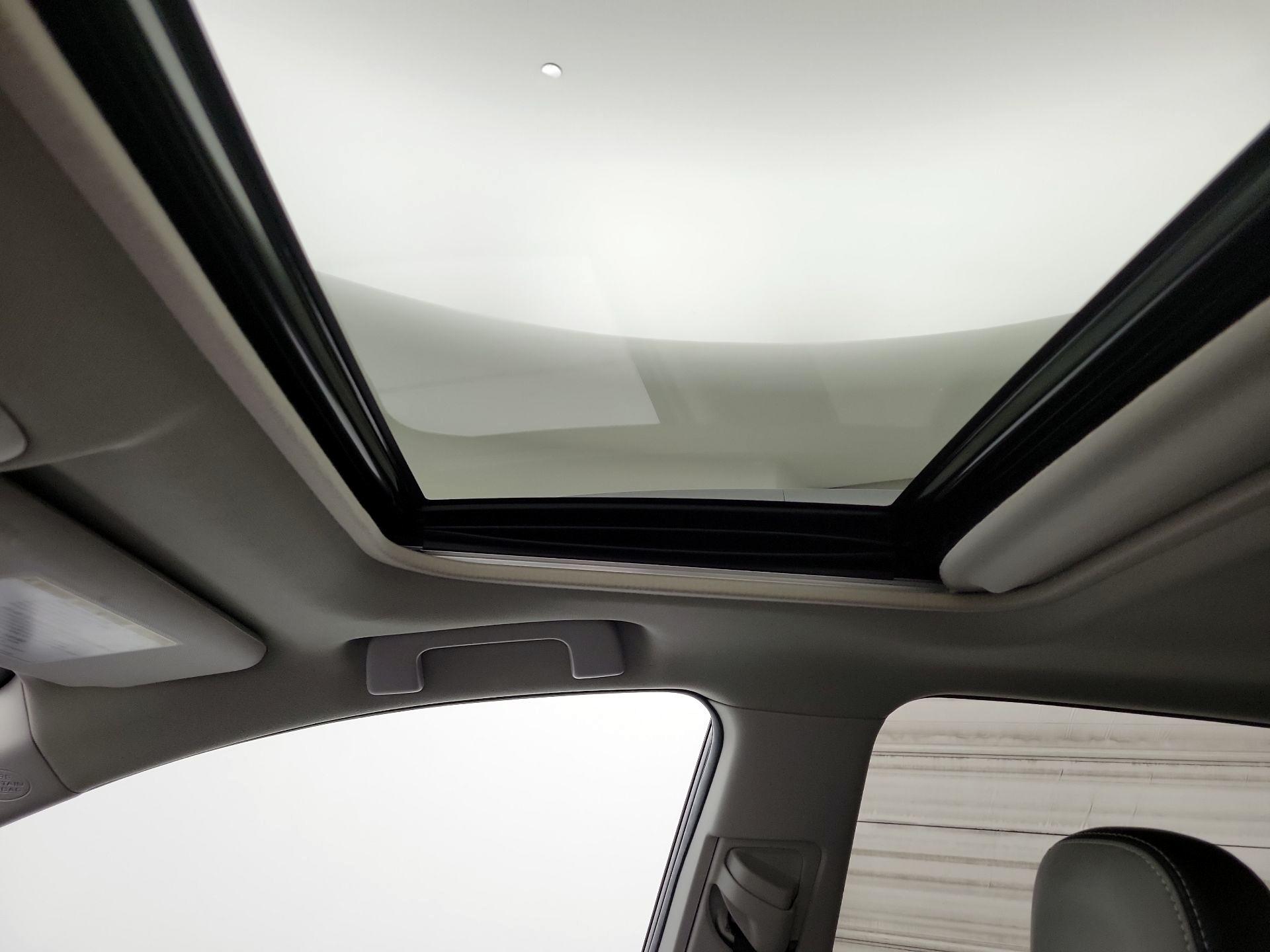 Thumbnail: 2017 Toyota RAV4 - 19