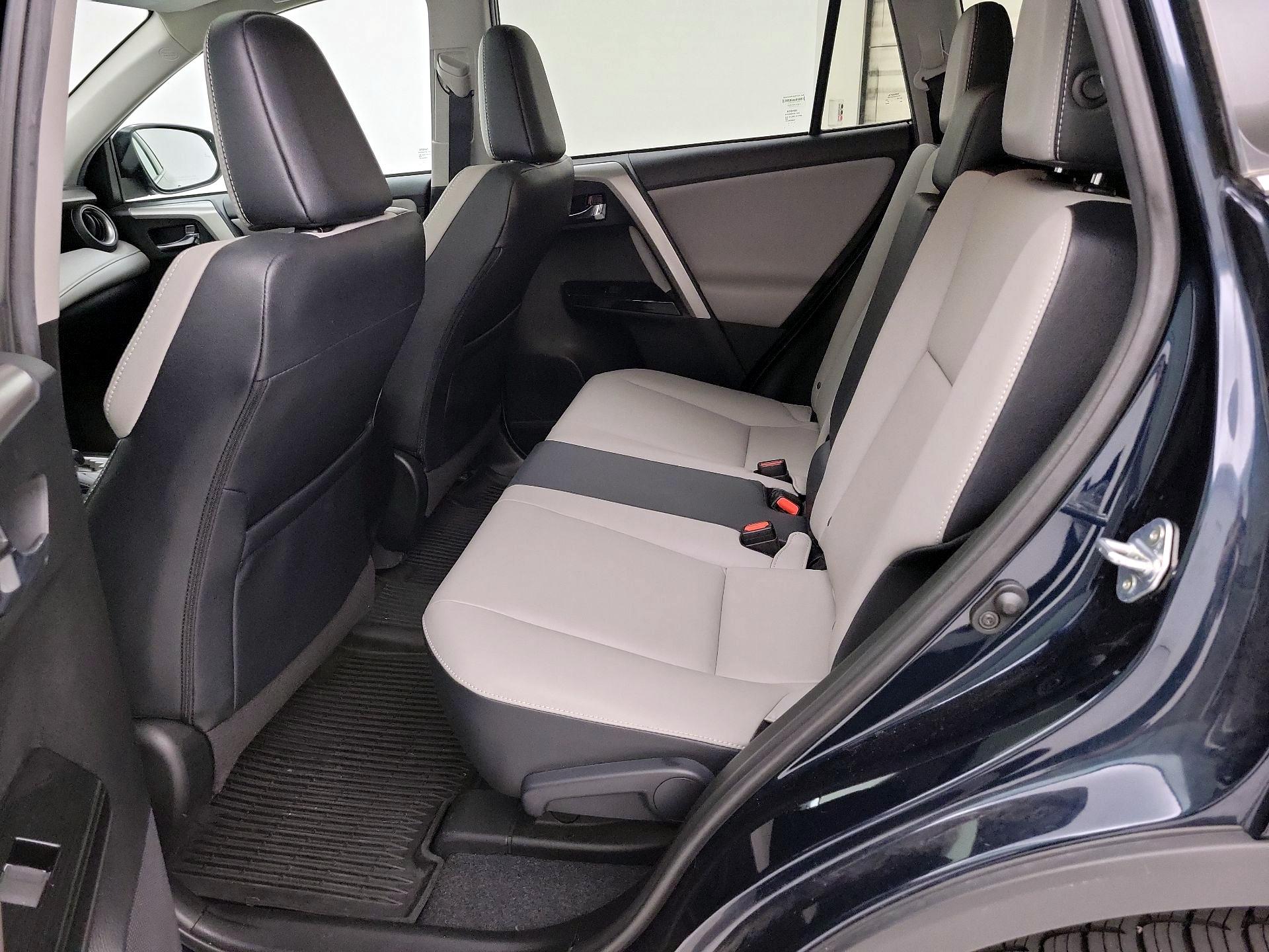 Thumbnail: 2017 Toyota RAV4 - 20