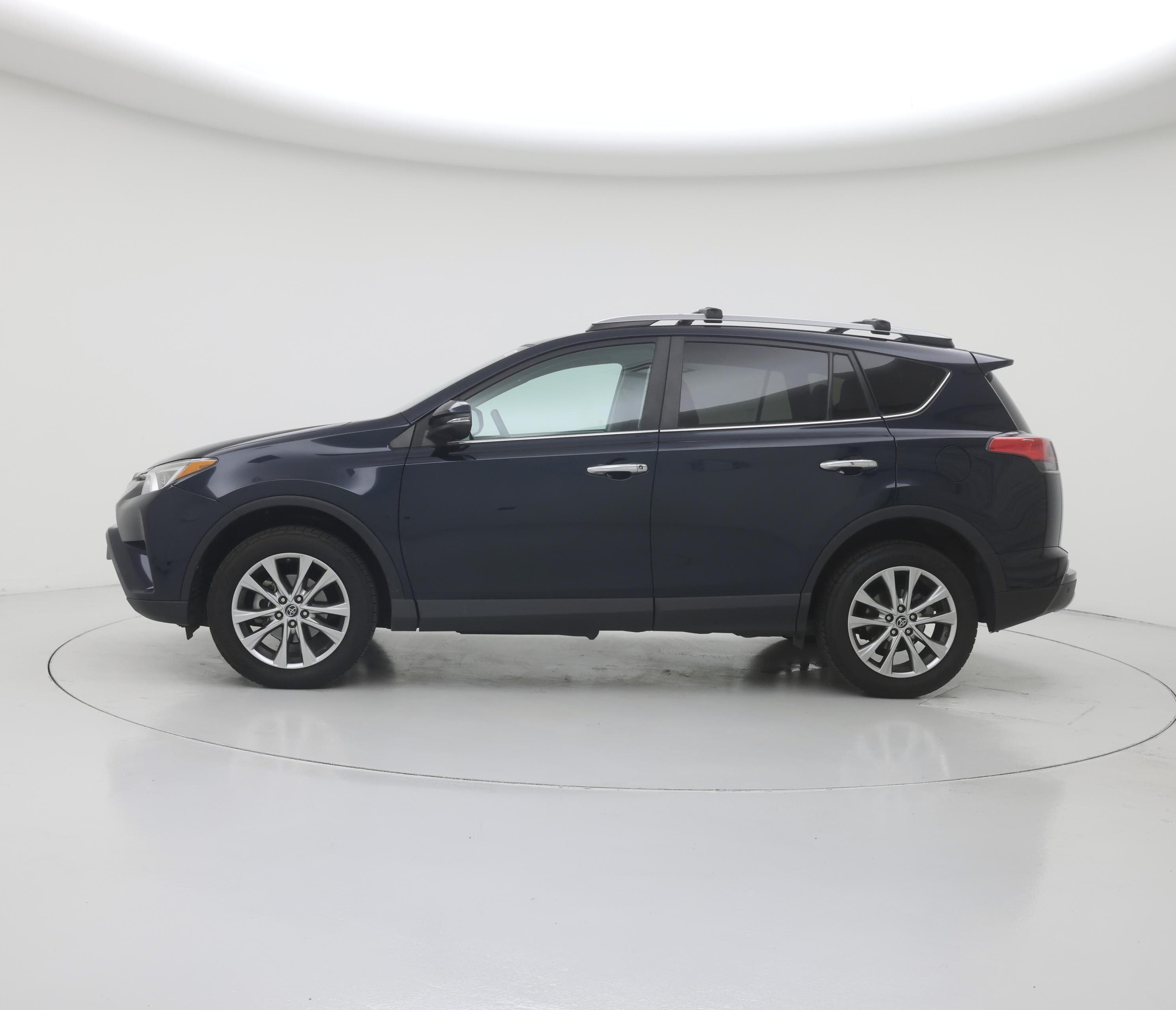 Thumbnail: 2017 Toyota RAV4 - 3