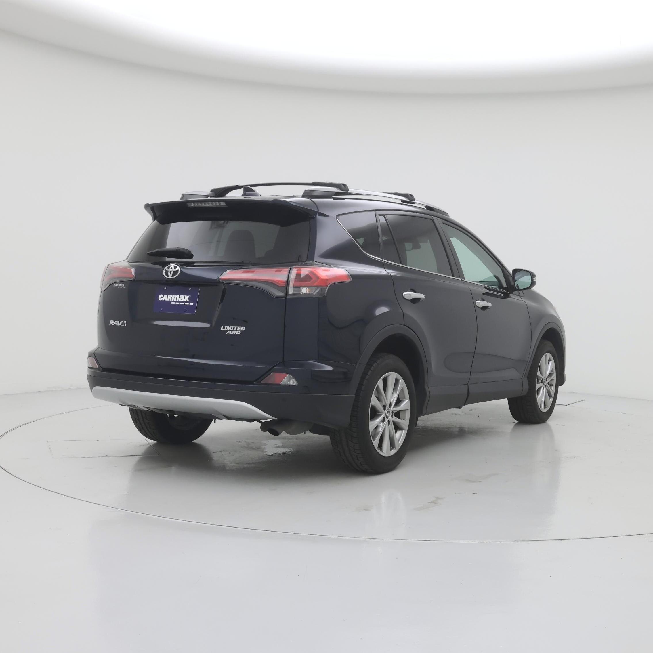 Thumbnail: 2017 Toyota RAV4 - 8