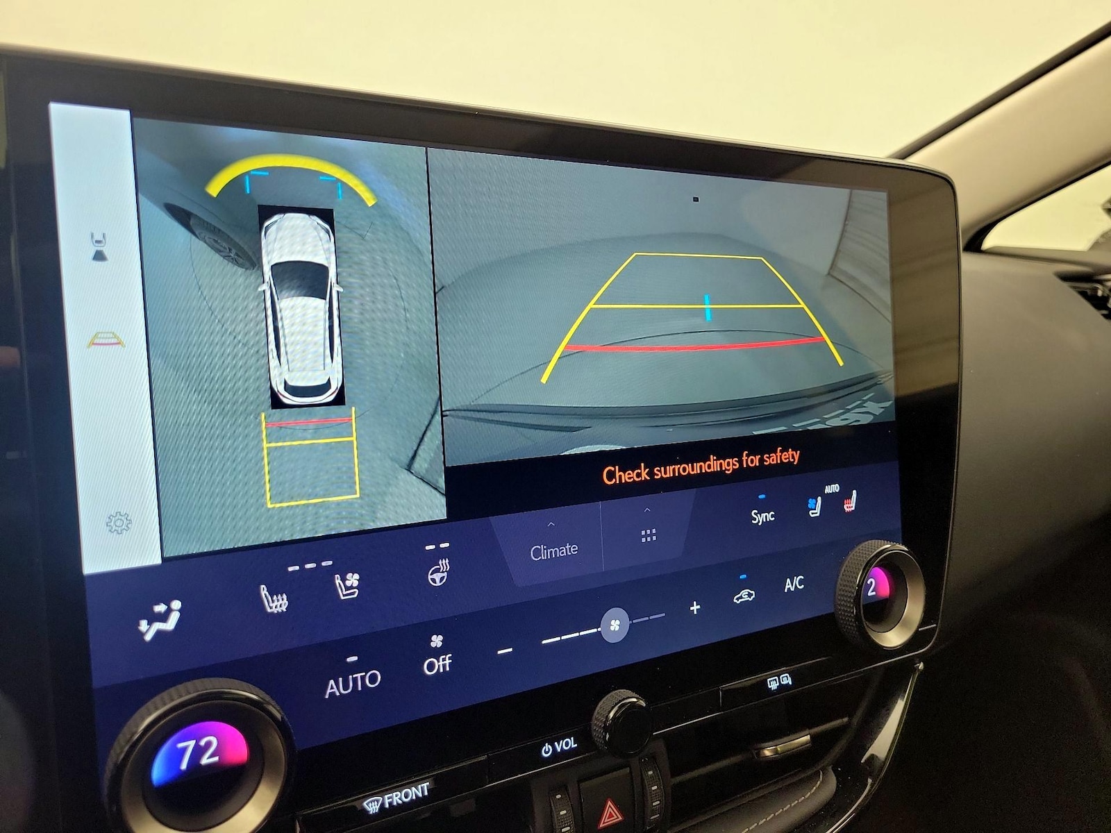 2025 Lexus NX PHEV 450h+ - Photo 16