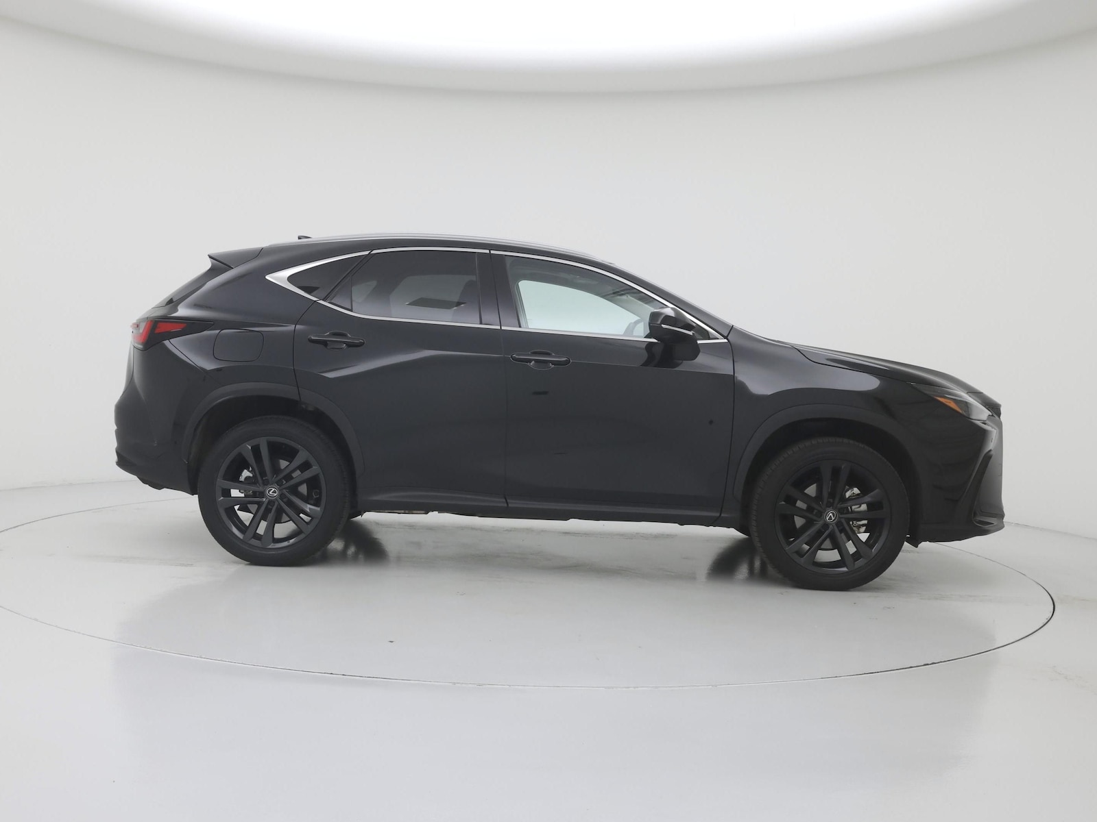 2025 Lexus NX PHEV 450h+ - Photo 8