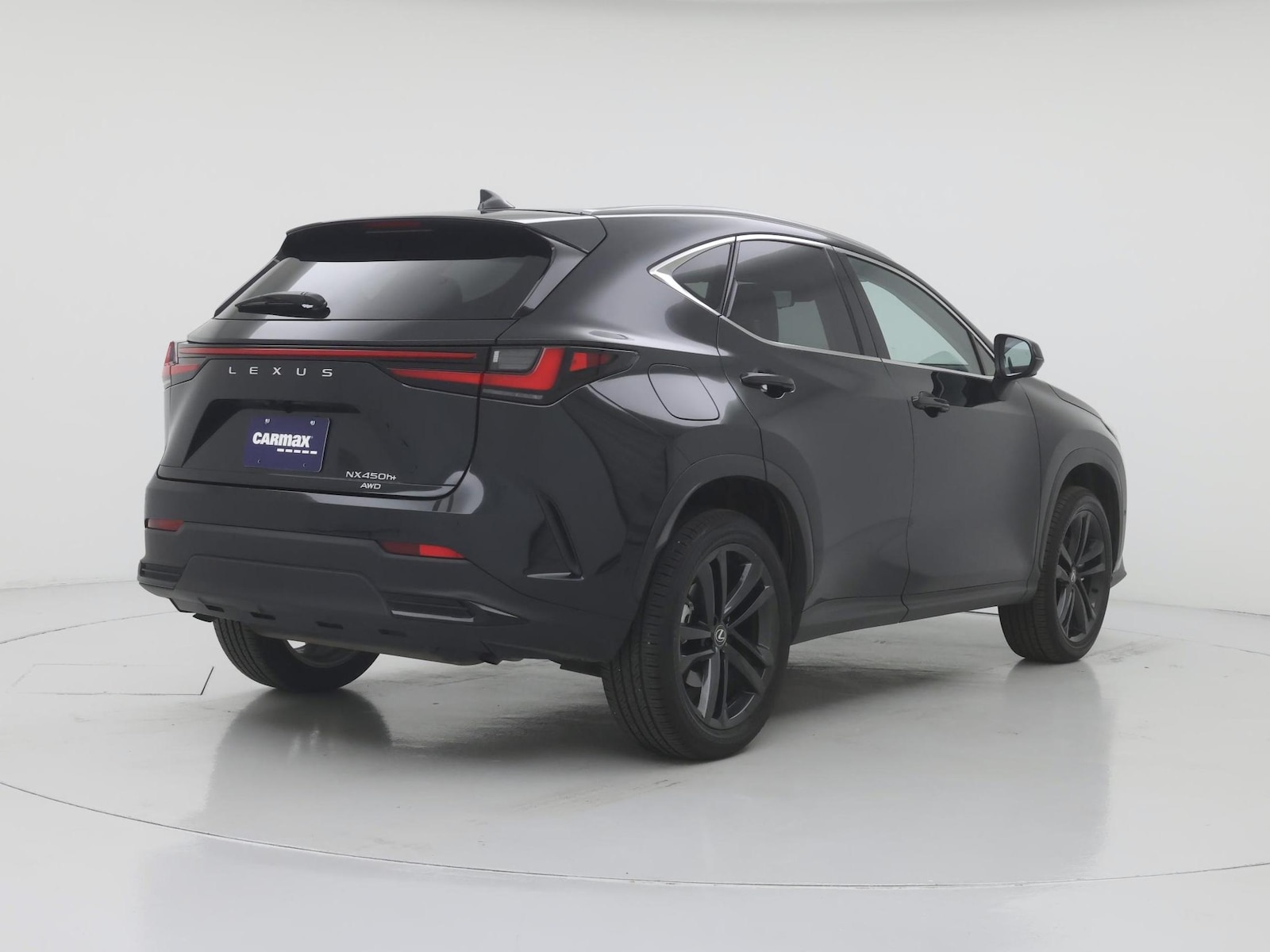2025 Lexus NX PHEV 450h+ - Photo 9