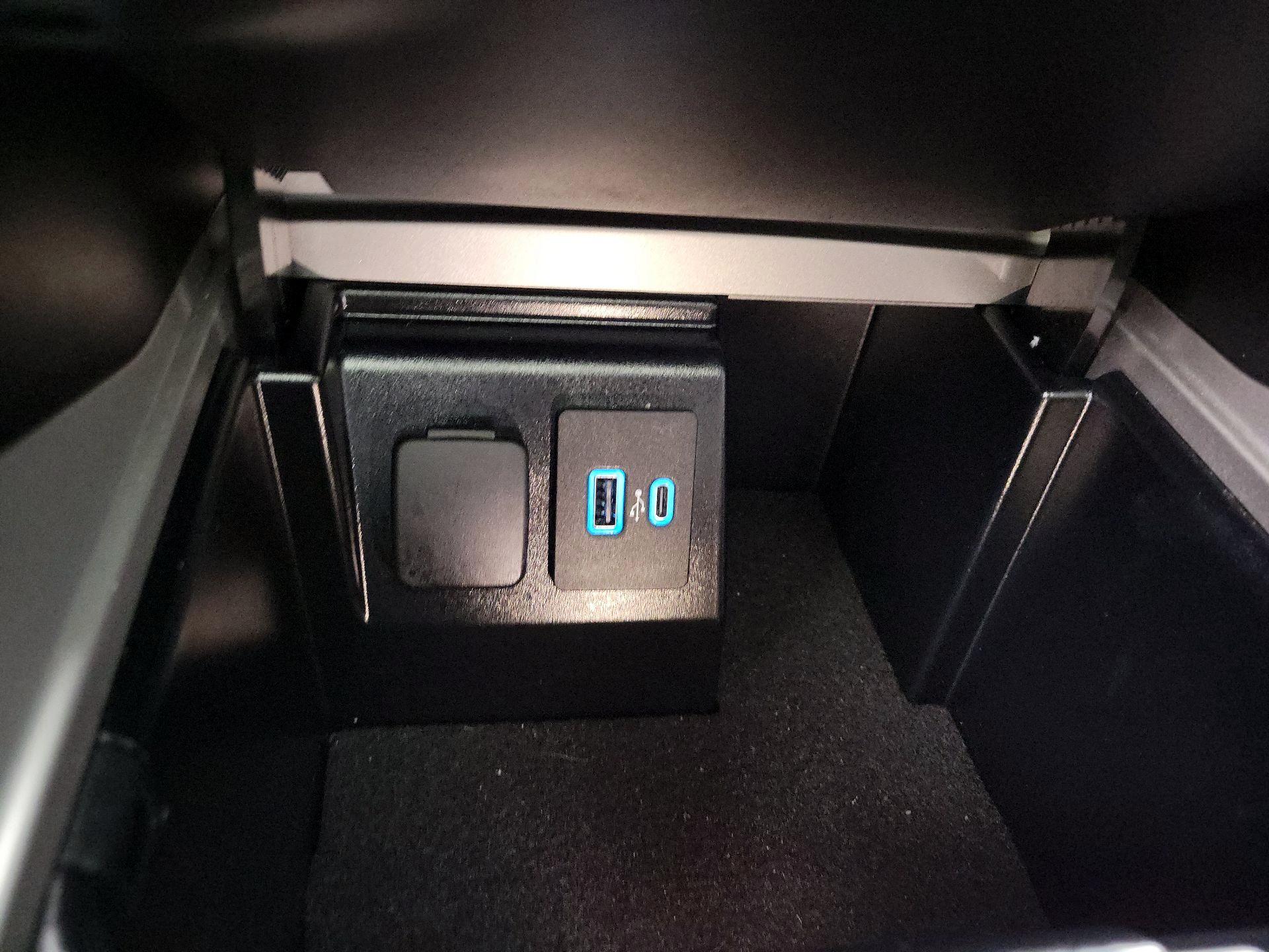 Thumbnail: 2023 Ford Explorer - 19