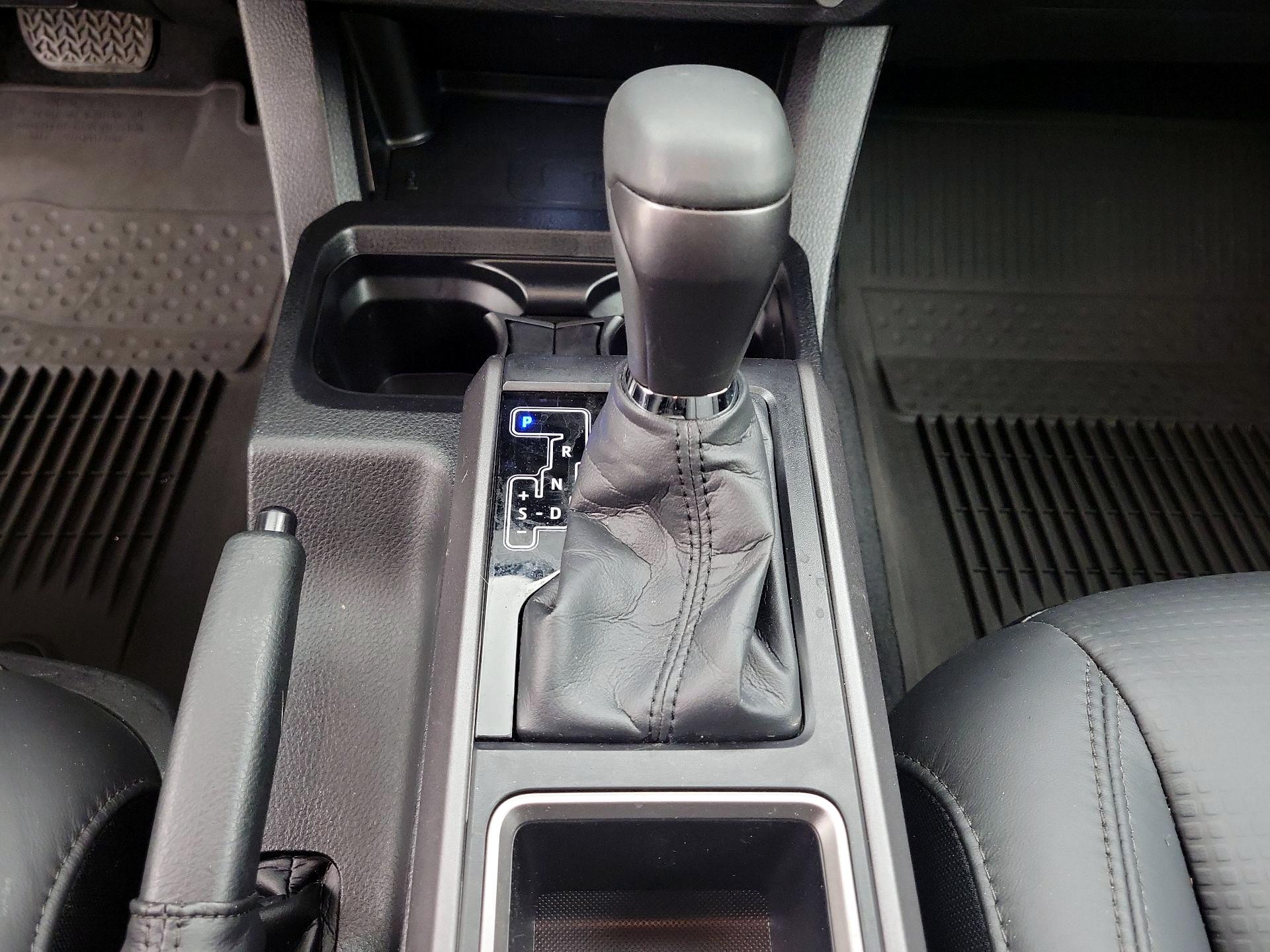 Thumbnail: 2022 Toyota Tacoma - 18