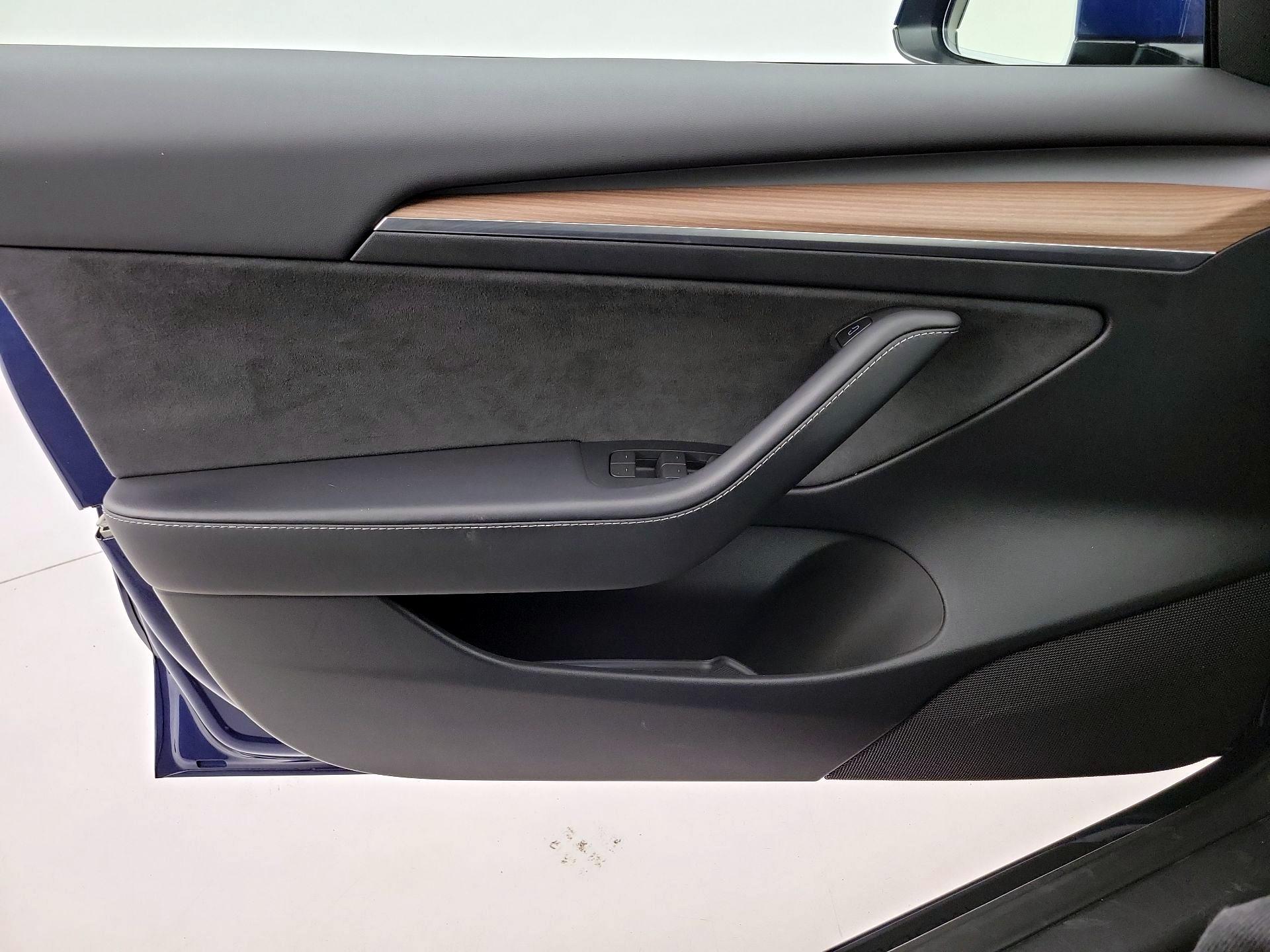 Thumbnail: 2023 Tesla Model 3 - 12