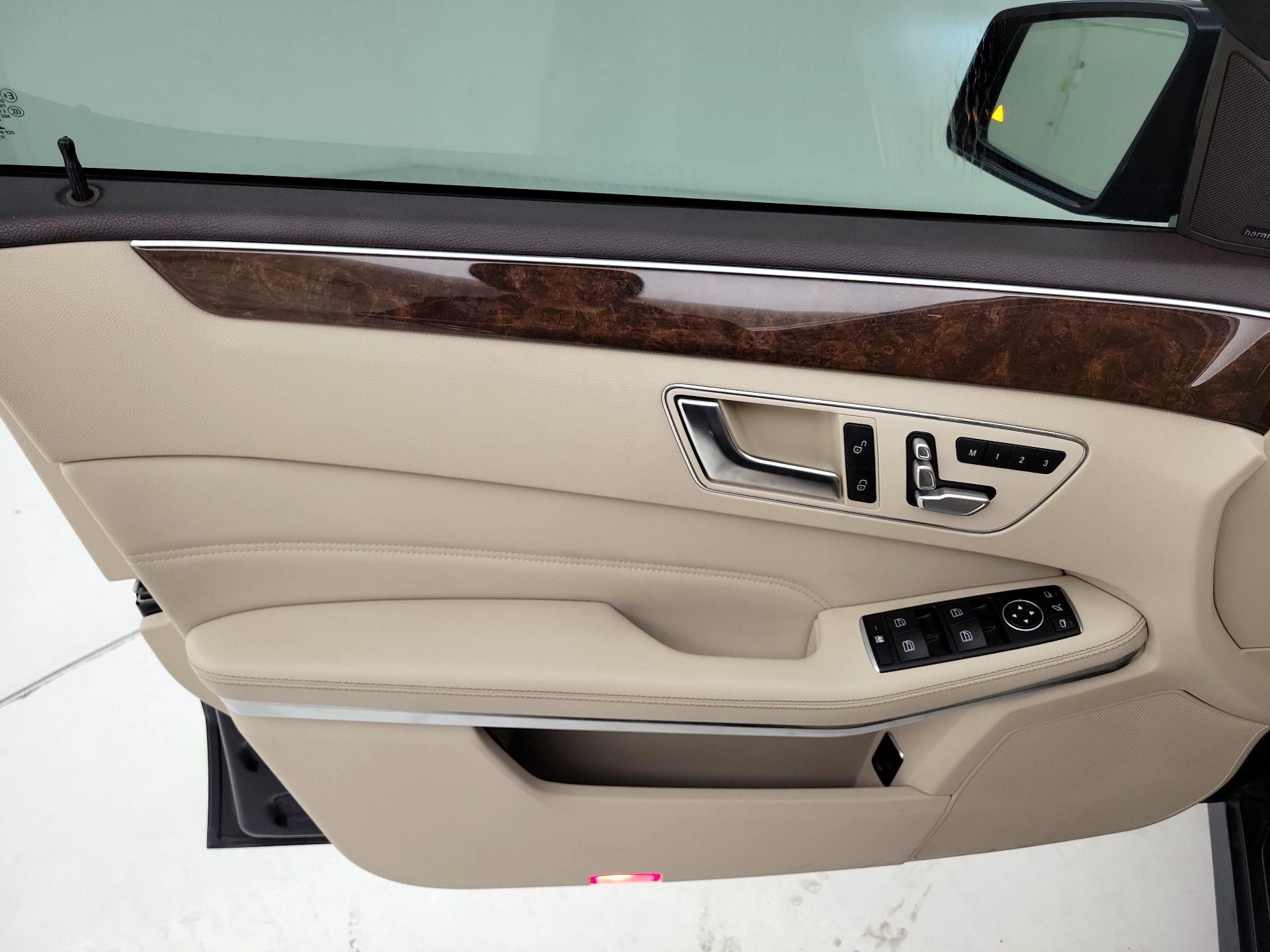 Thumbnail: 2016 Mercedes-Benz E-Class - 12