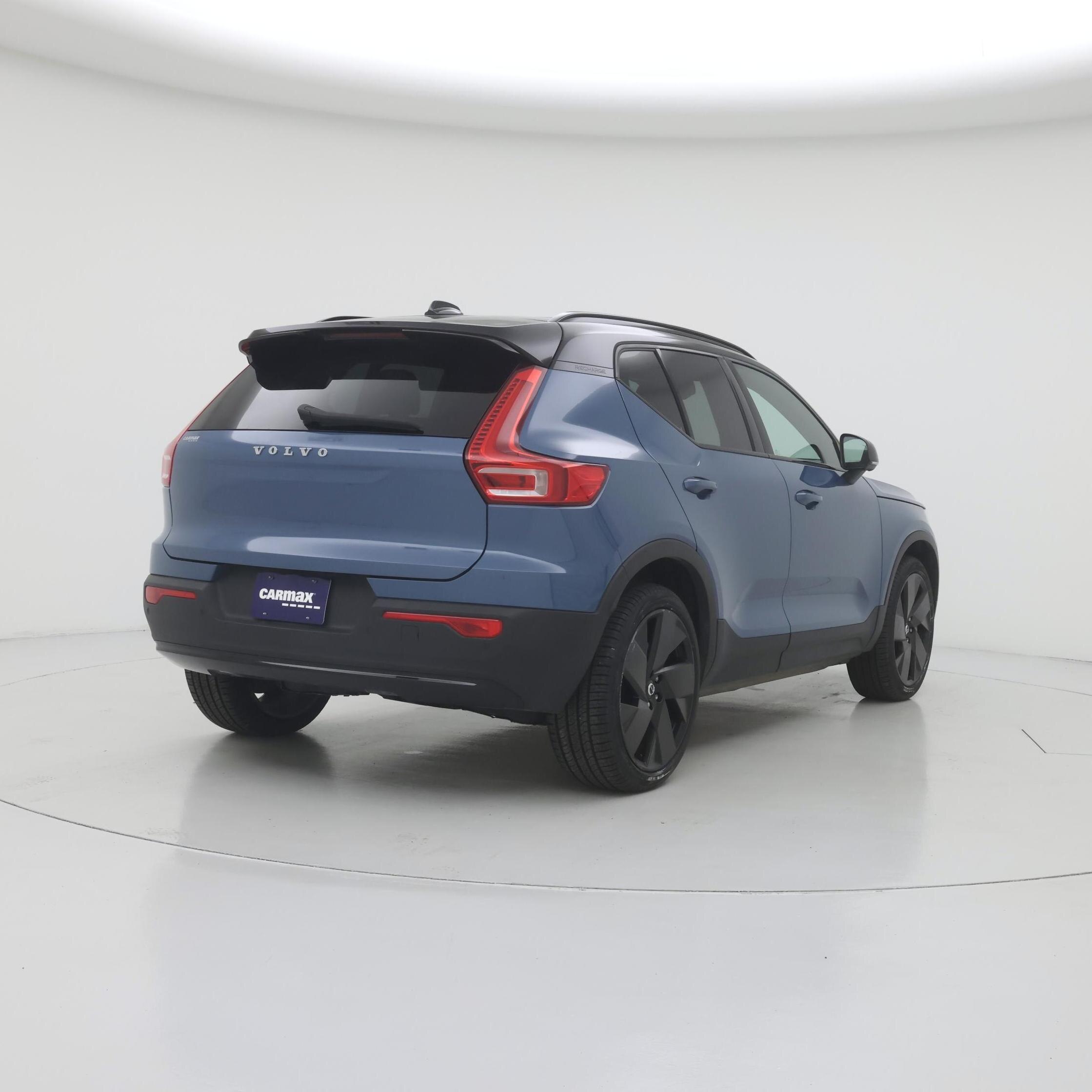 Thumbnail: 2023 Volvo XC40 - 8