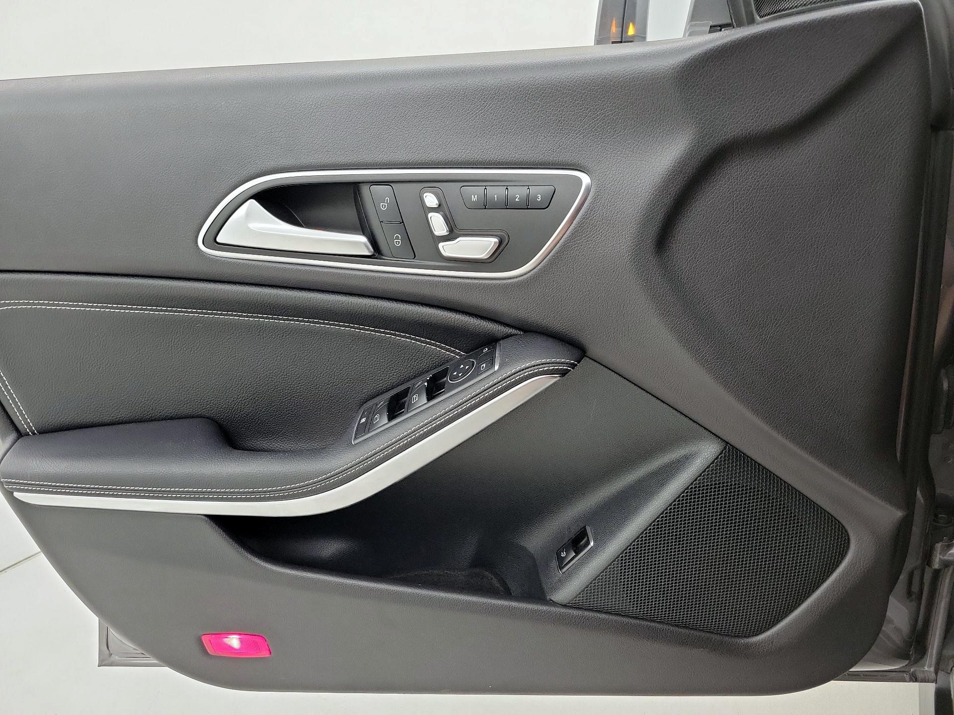 Thumbnail: 2019 Mercedes-Benz CLA - 12