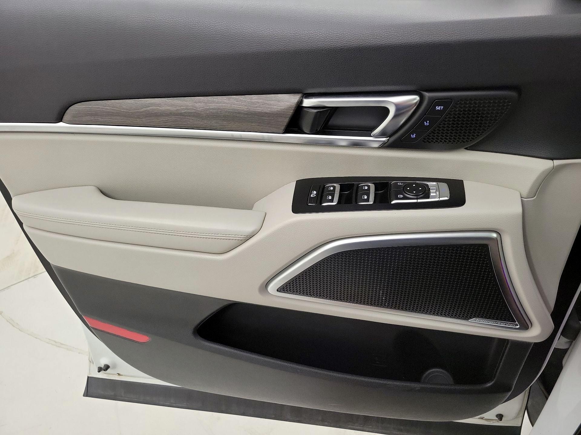 Thumbnail: 2020 Kia Telluride - 12