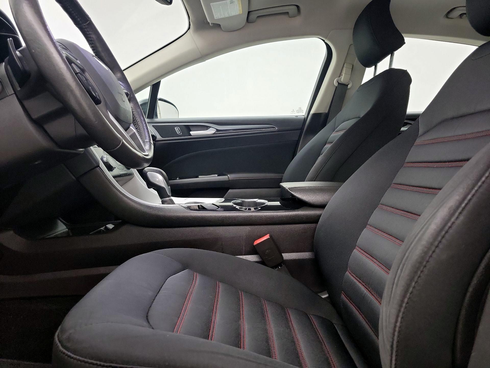 Thumbnail: 2016 Ford Fusion - 11