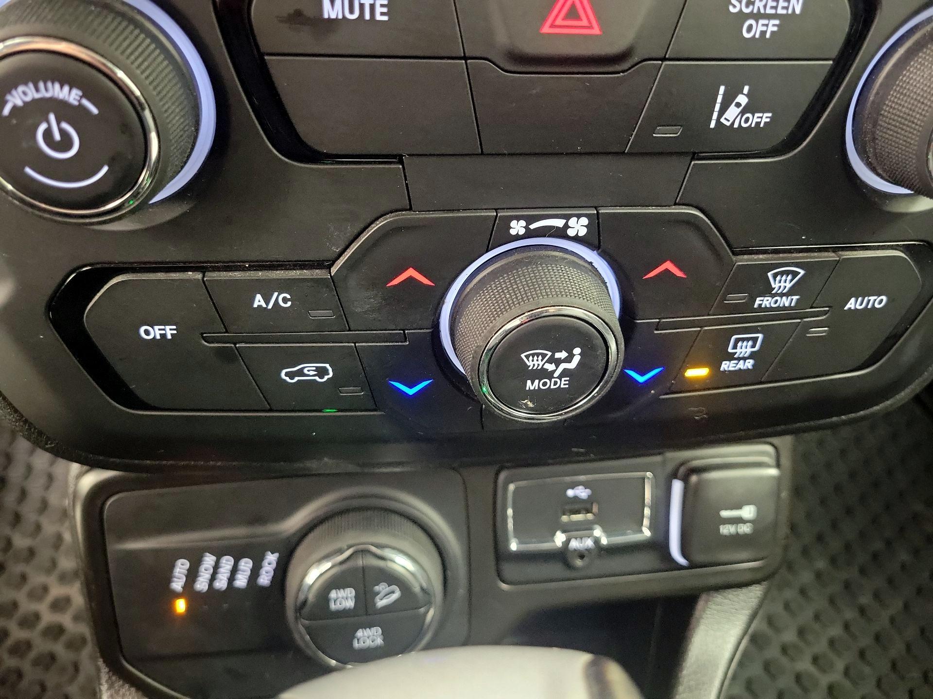 Thumbnail: 2023 Jeep Renegade - 17