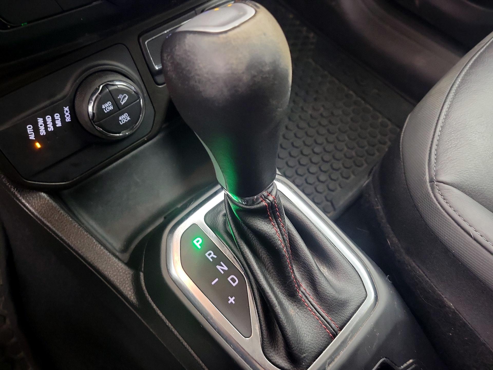 Thumbnail: 2023 Jeep Renegade - 18