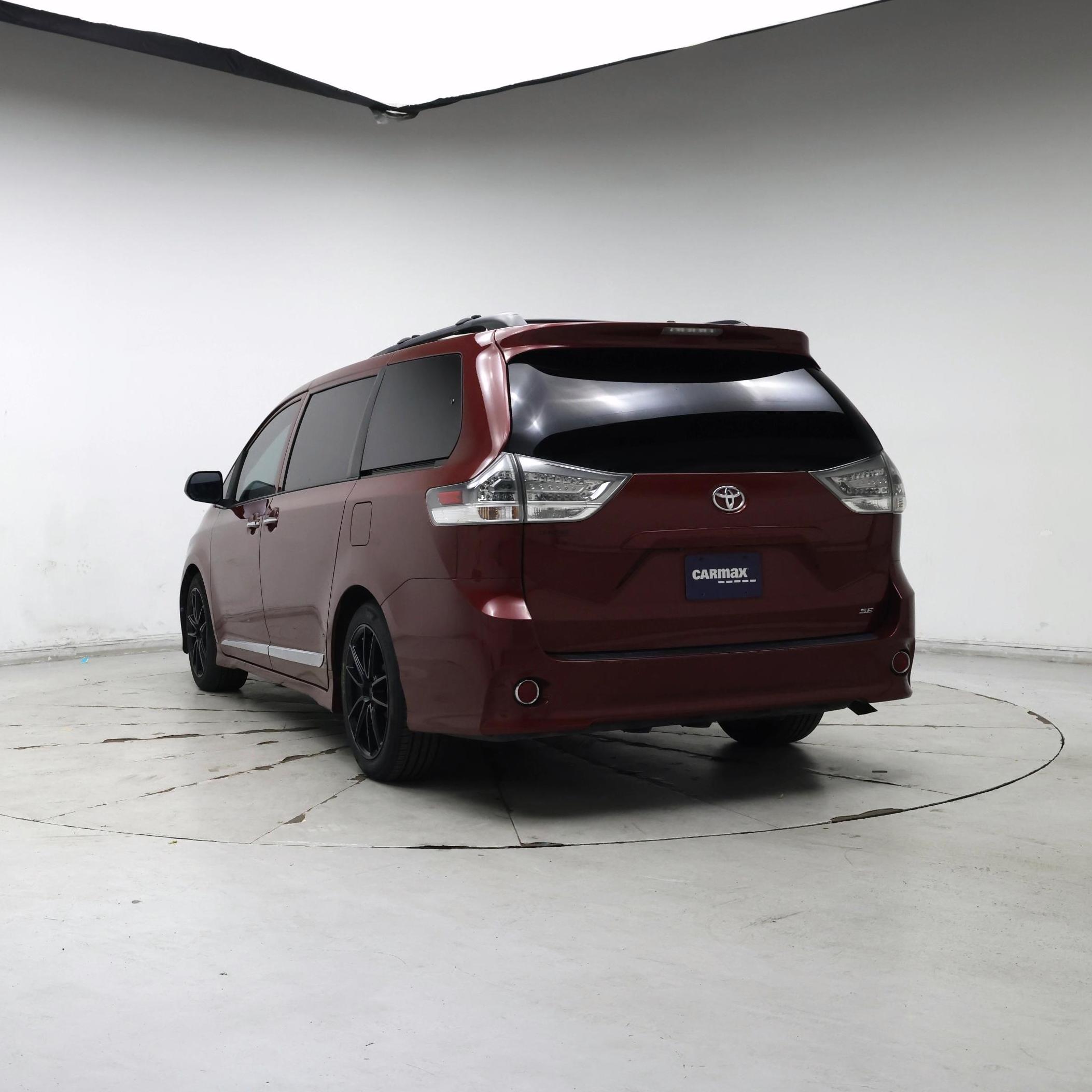 Thumbnail: 2016 Toyota Sienna - 2