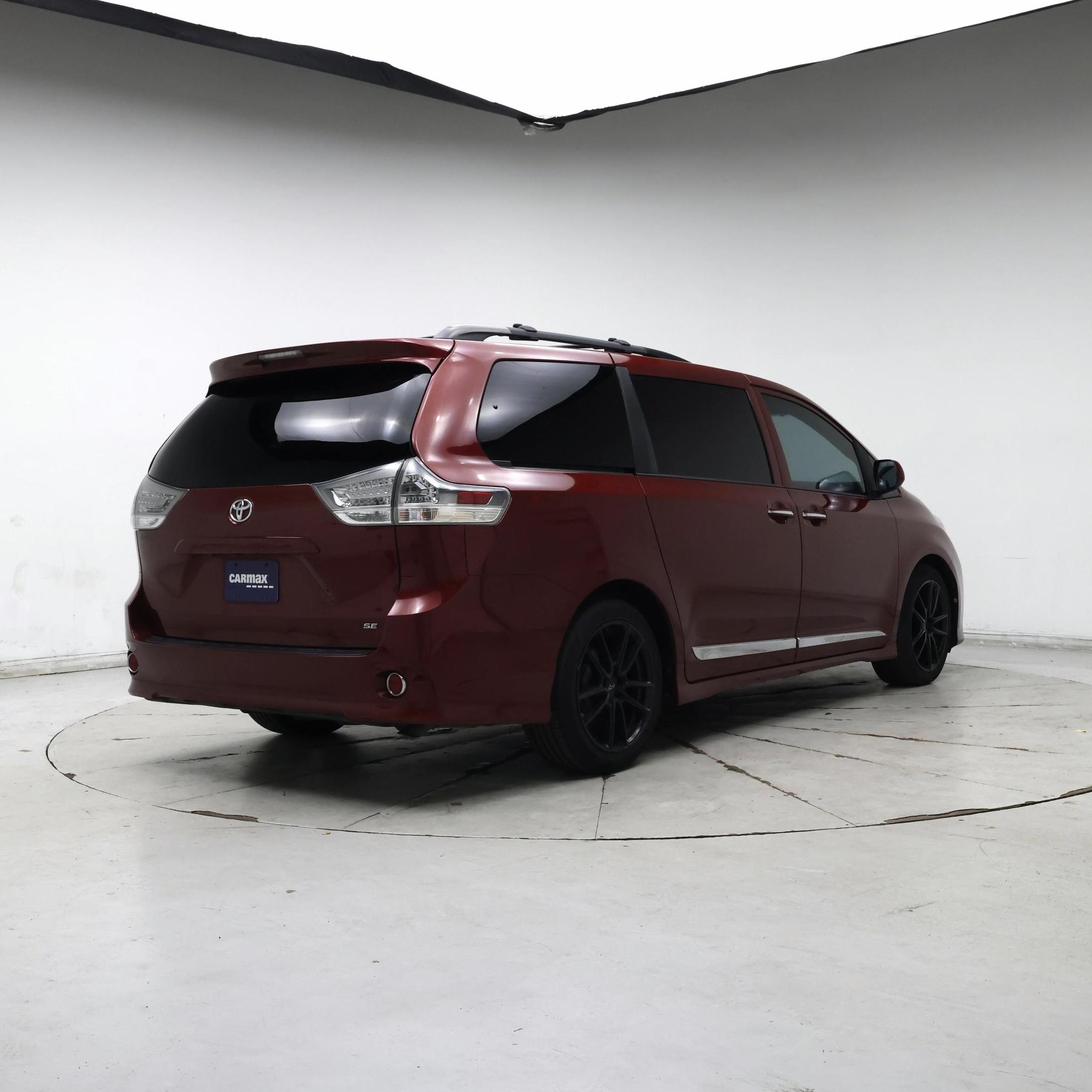Thumbnail: 2016 Toyota Sienna - 8
