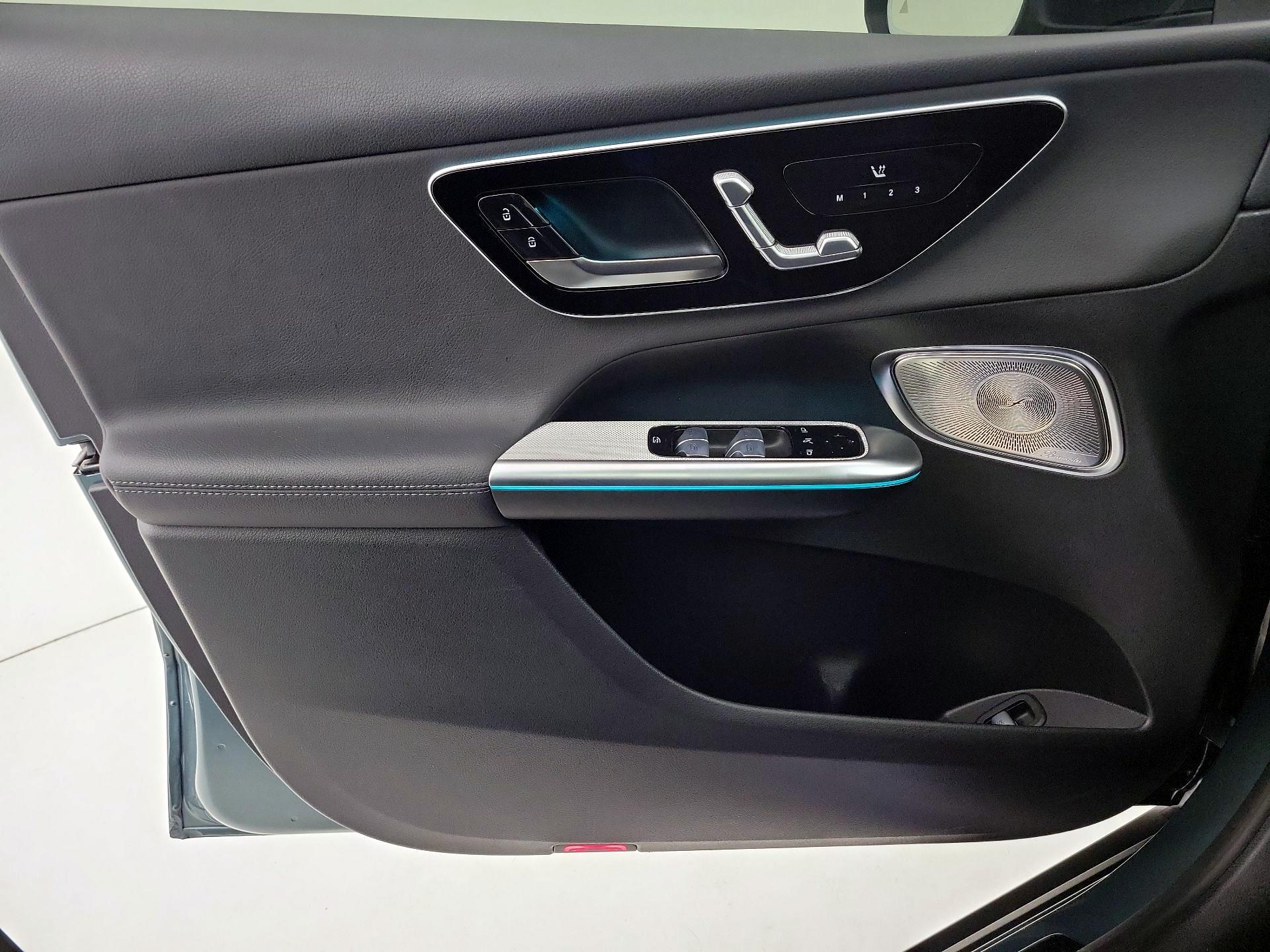 Thumbnail: 2025 Mercedes-Benz GLC - 12