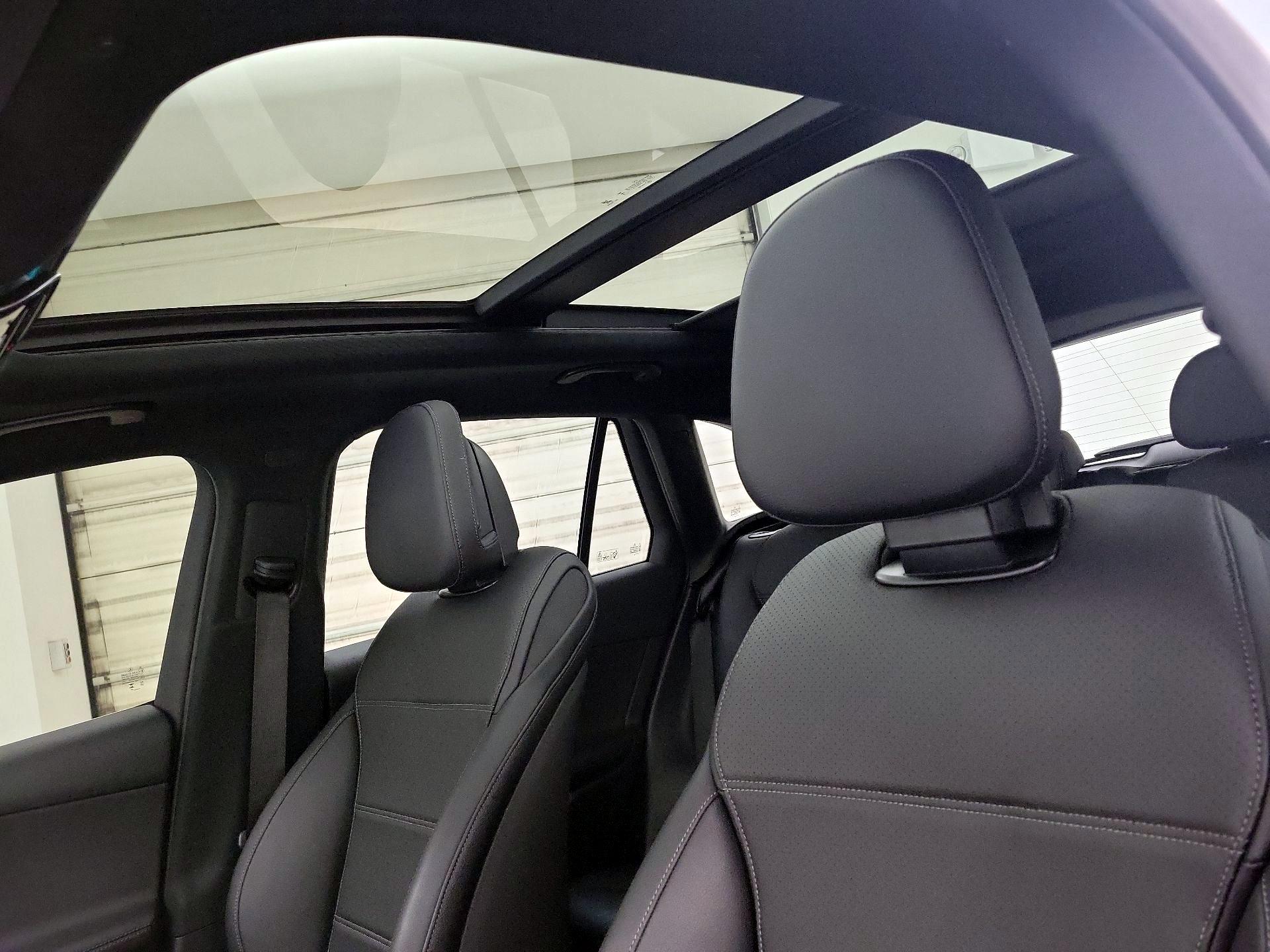 Thumbnail: 2025 Mercedes-Benz GLC - 20