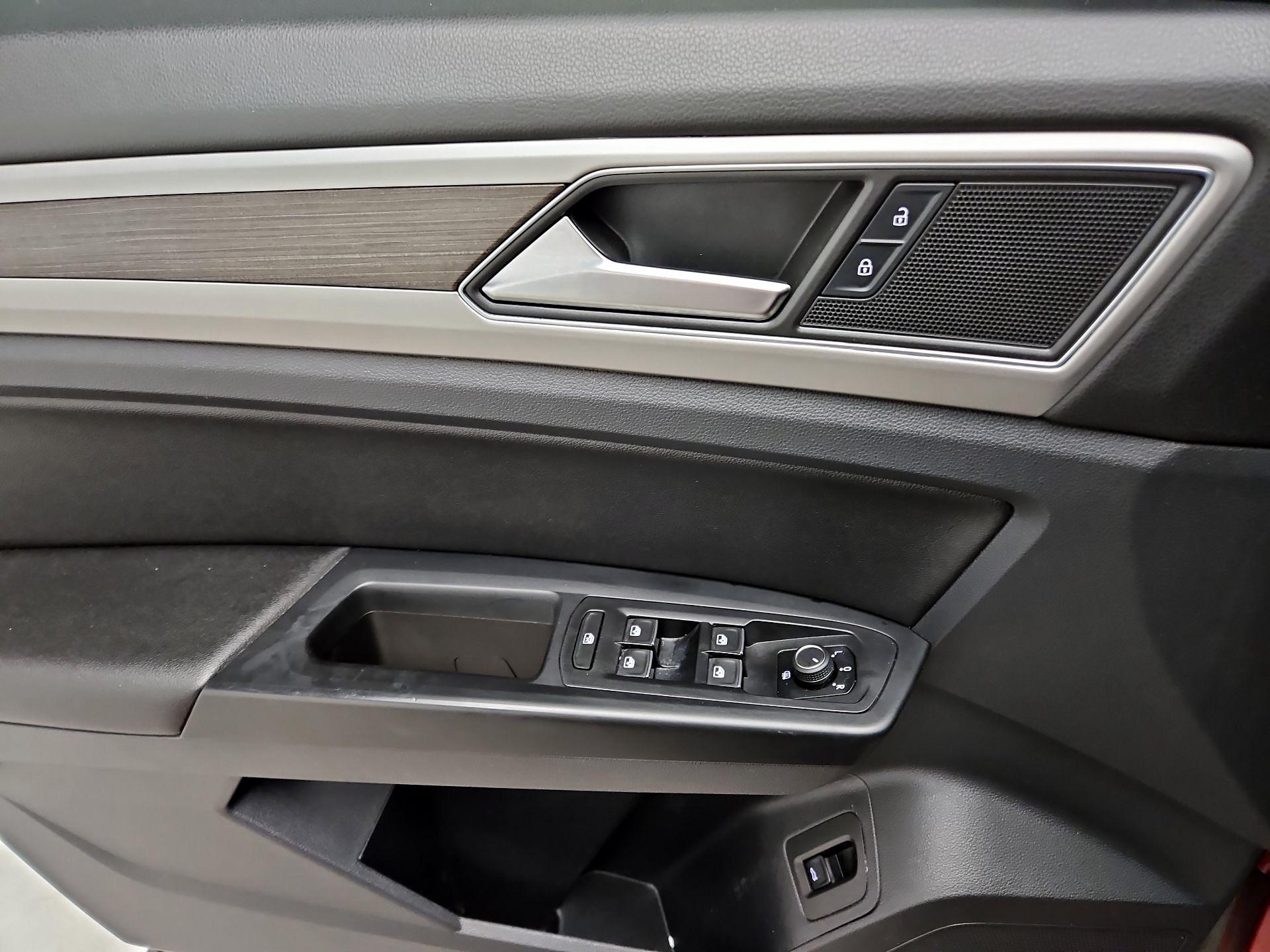 Thumbnail: 2018 Volkswagen Atlas - 10