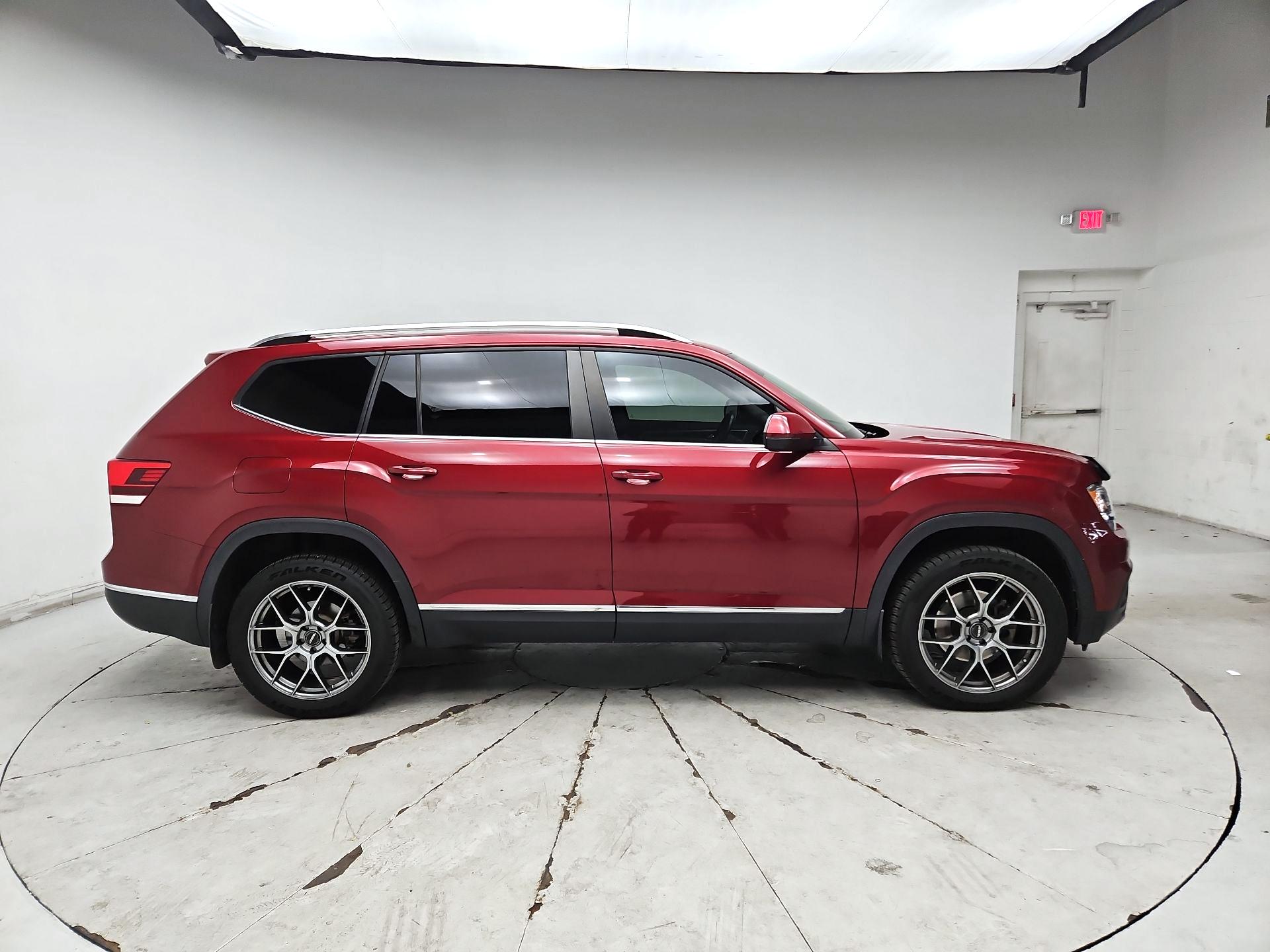 Thumbnail: 2018 Volkswagen Atlas - 4