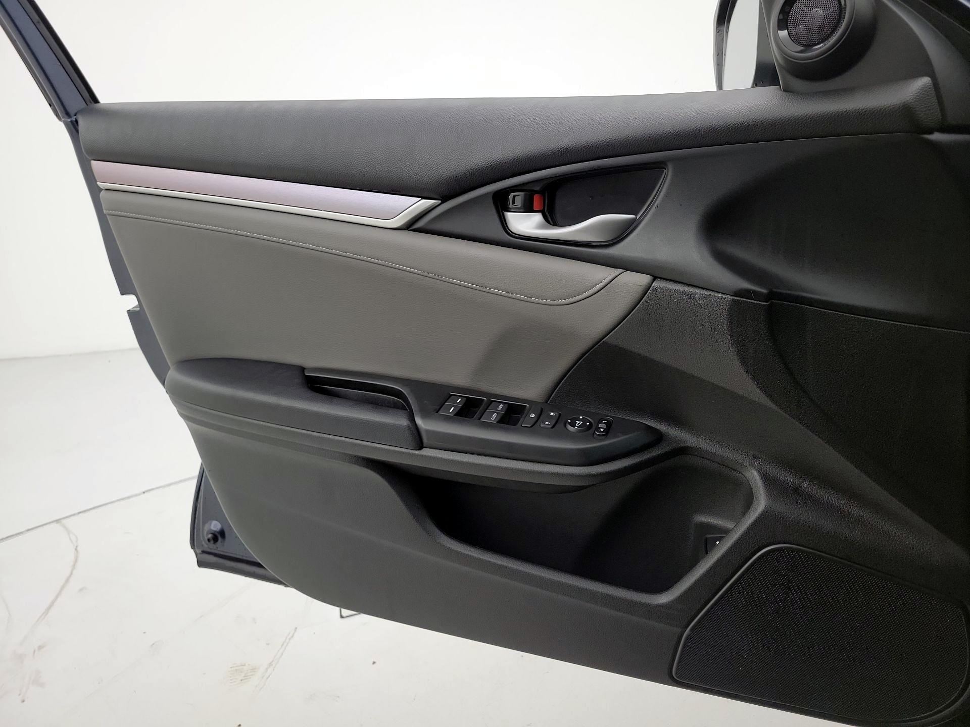 Thumbnail: 2017 Honda Civic - 12