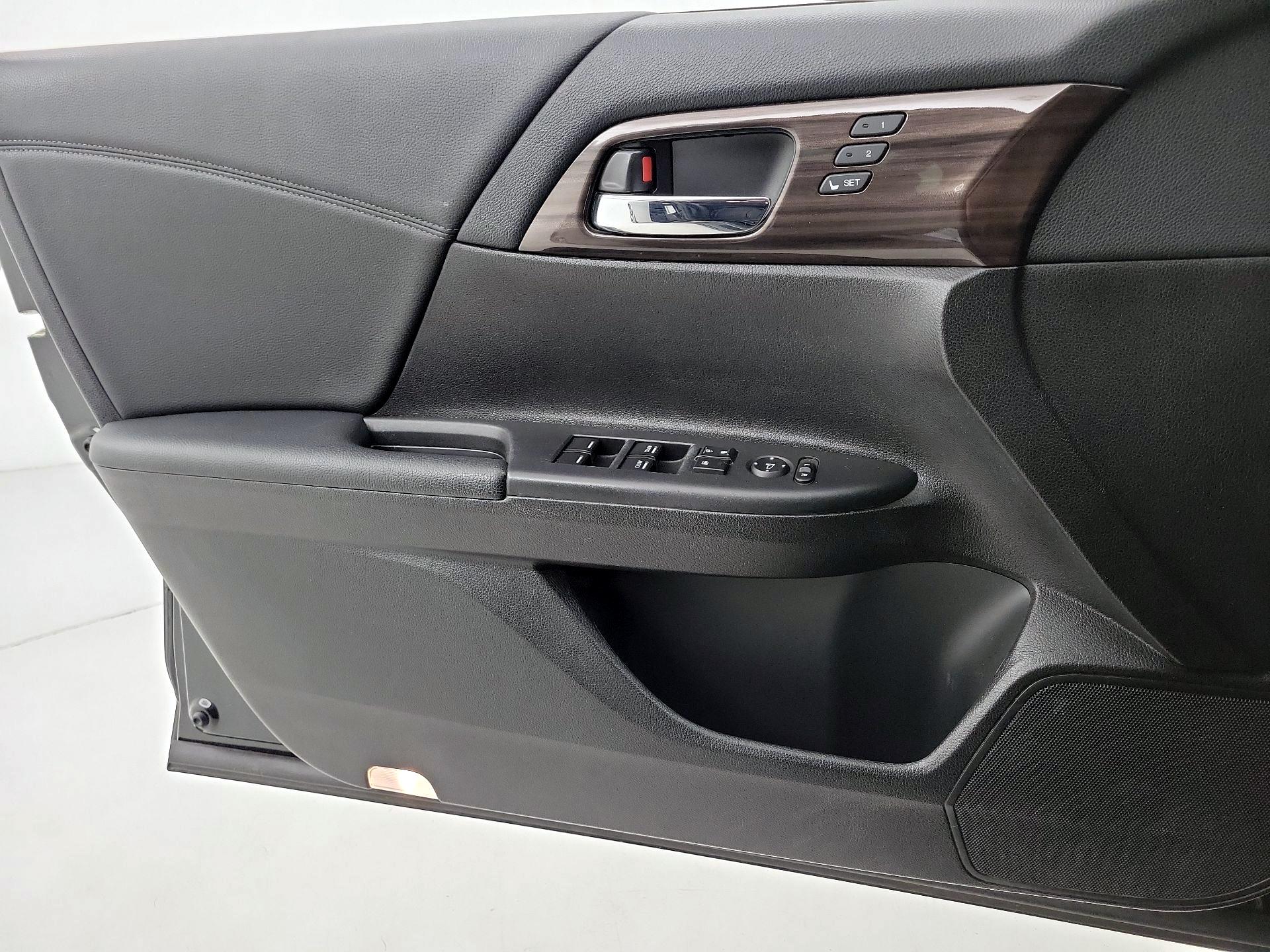 Thumbnail: 2017 Honda Accord - 12