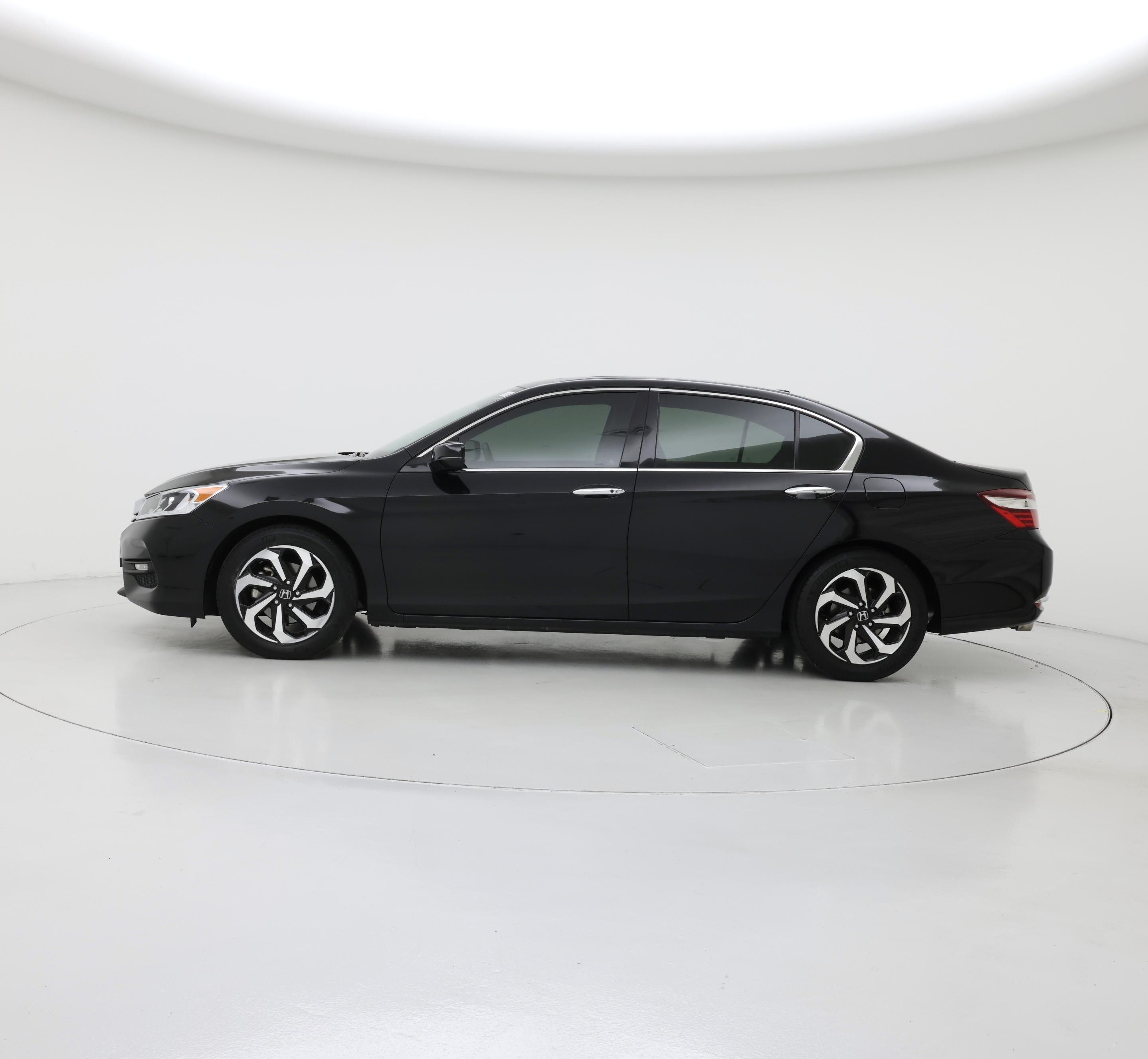 Thumbnail: 2017 Honda Accord - 3