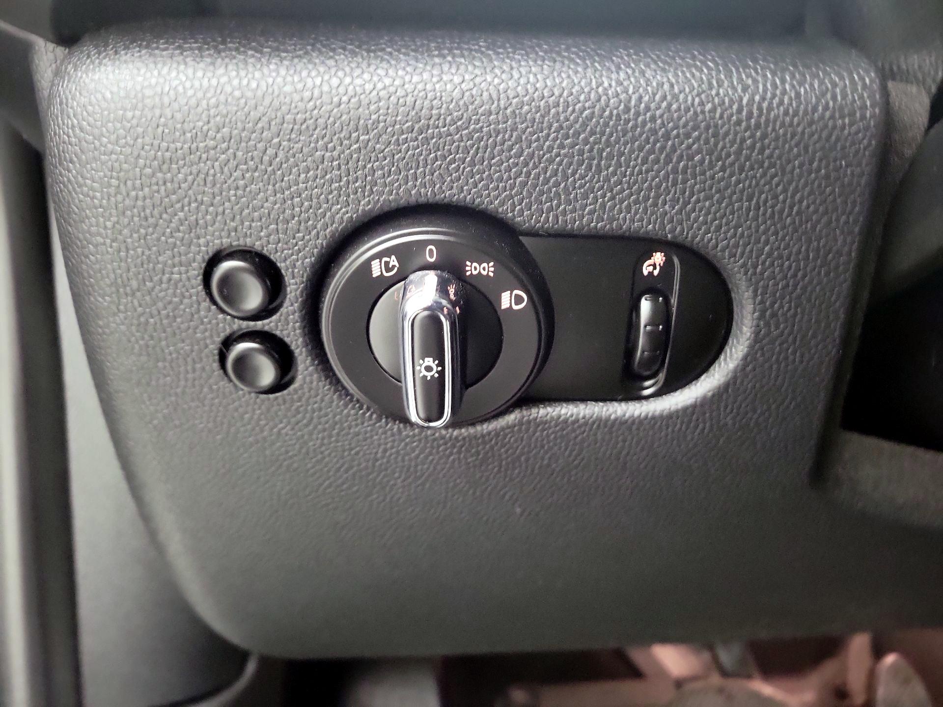 Thumbnail: 2020 MINI Cooper Hardtop - 13