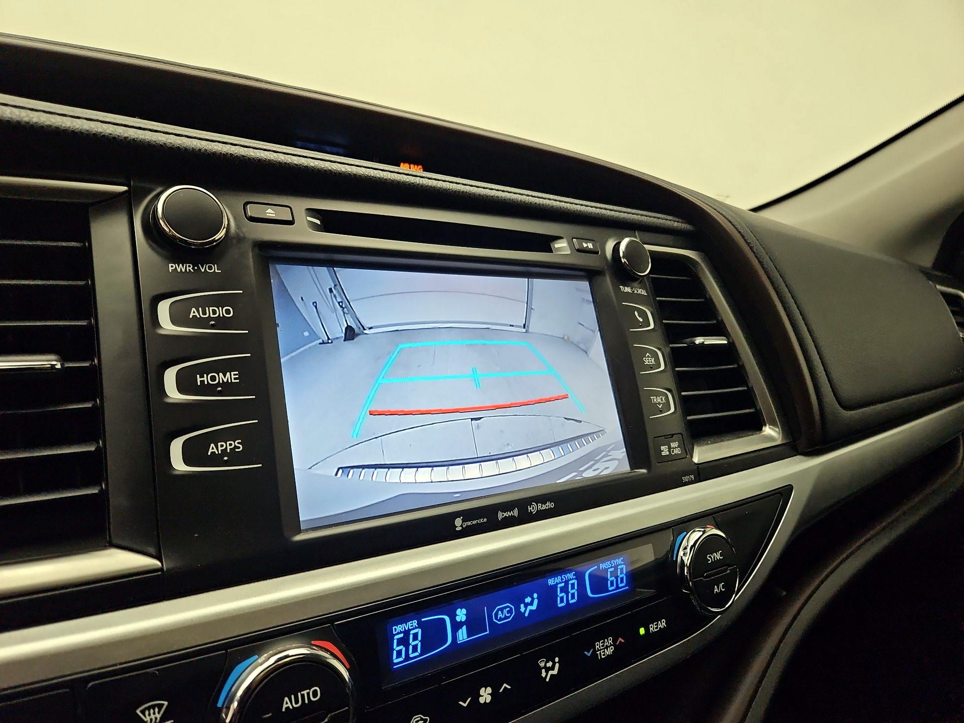 Thumbnail: 2018 Toyota Highlander - 15