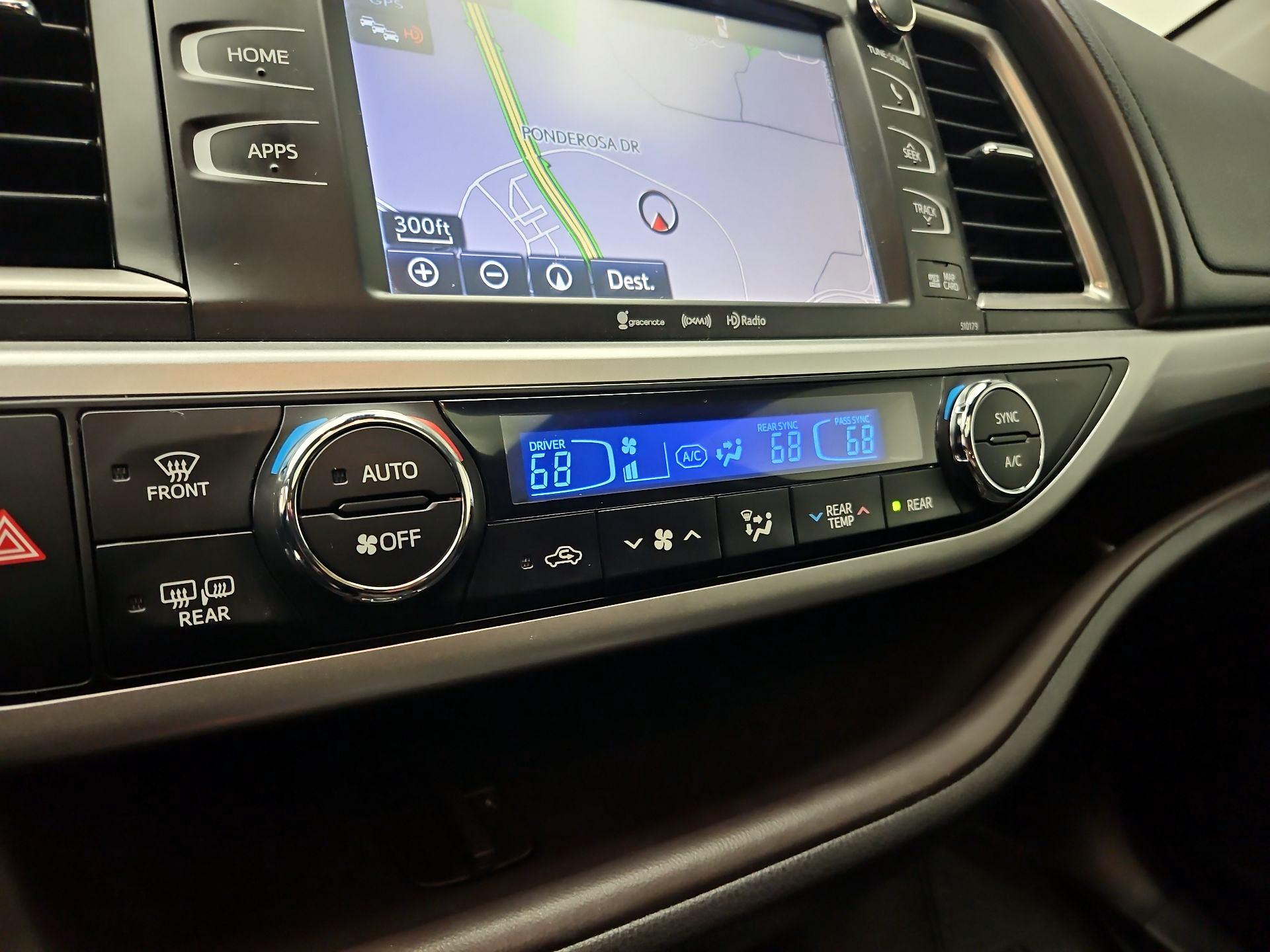 Thumbnail: 2018 Toyota Highlander - 17