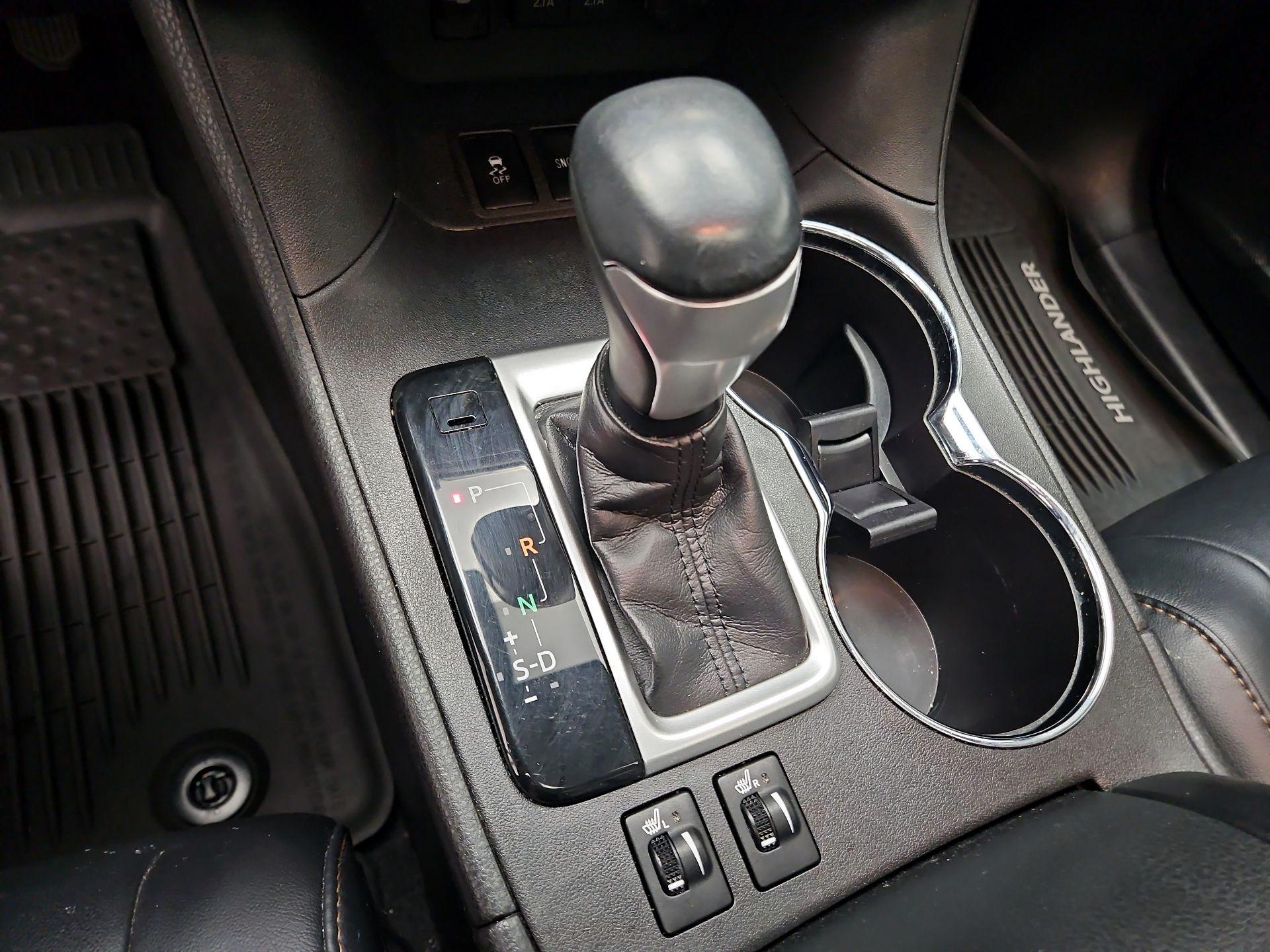 Thumbnail: 2018 Toyota Highlander - 18