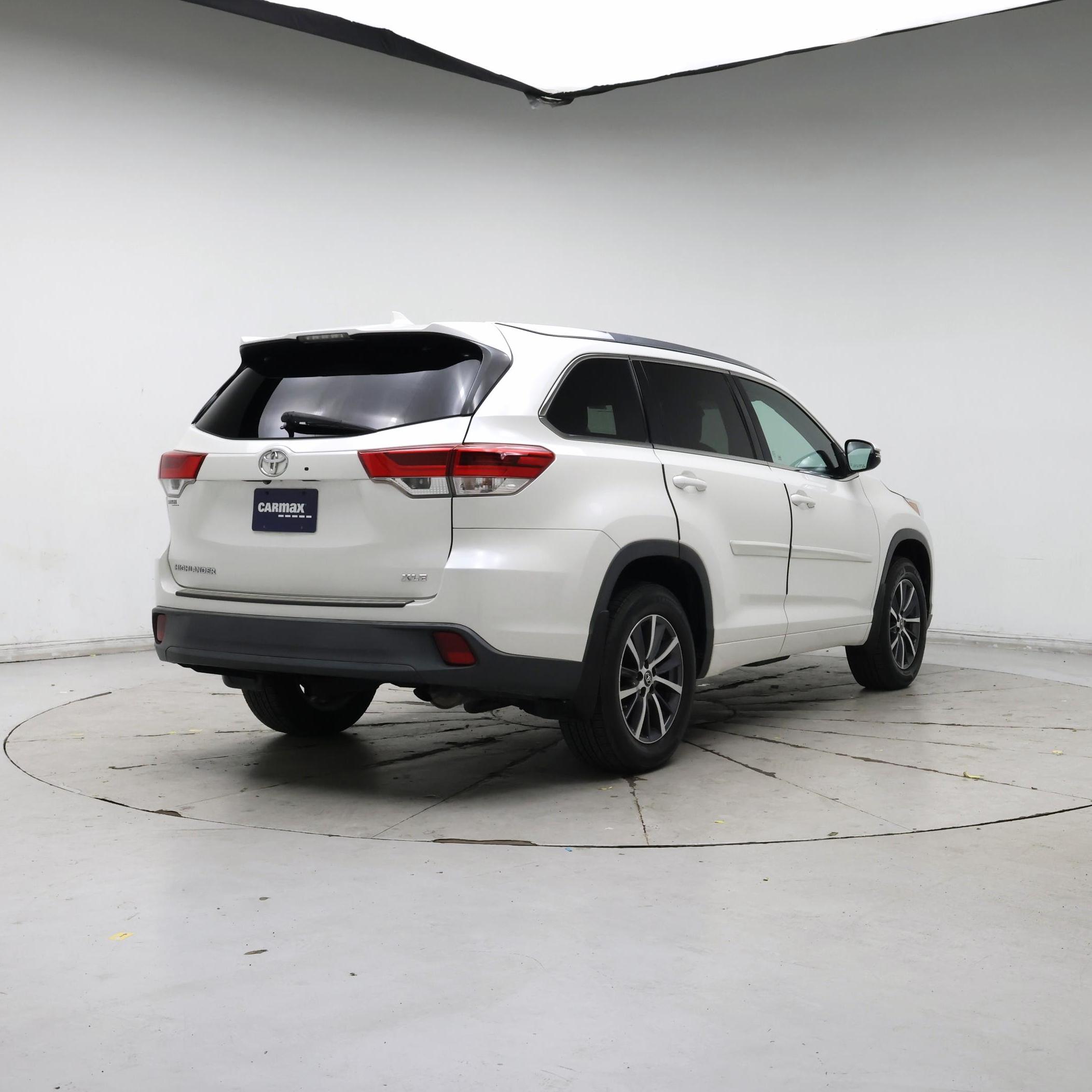 Thumbnail: 2018 Toyota Highlander - 8