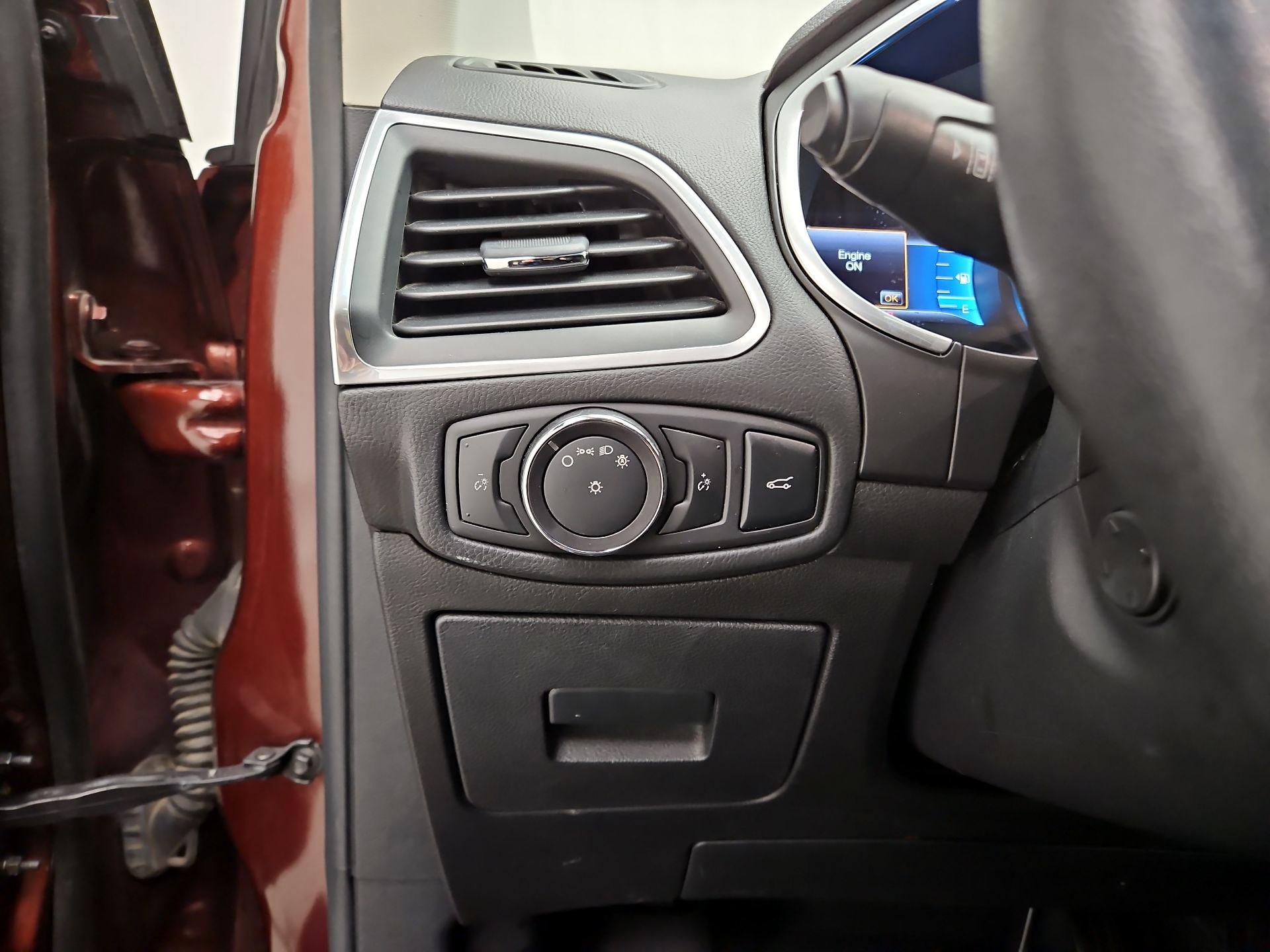 Thumbnail: 2016 Ford Edge - 11