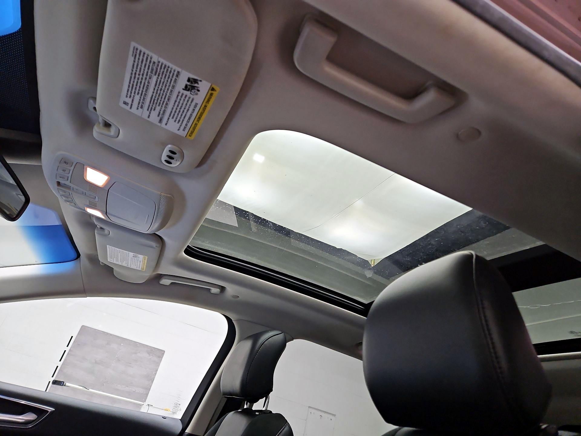 Thumbnail: 2016 Ford Edge - 18