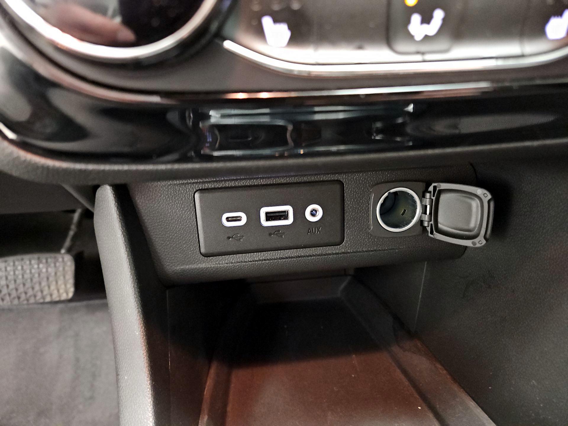 Thumbnail: 2022 Buick Encore GX - 18