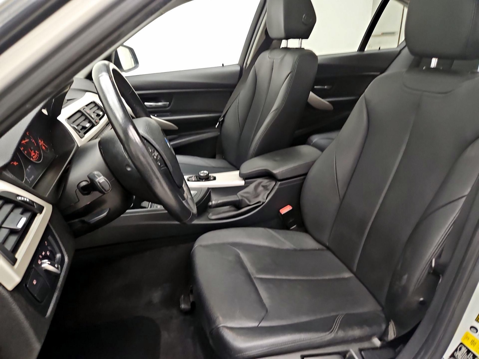 2015 BMW 3 Series 320i - Photo 12