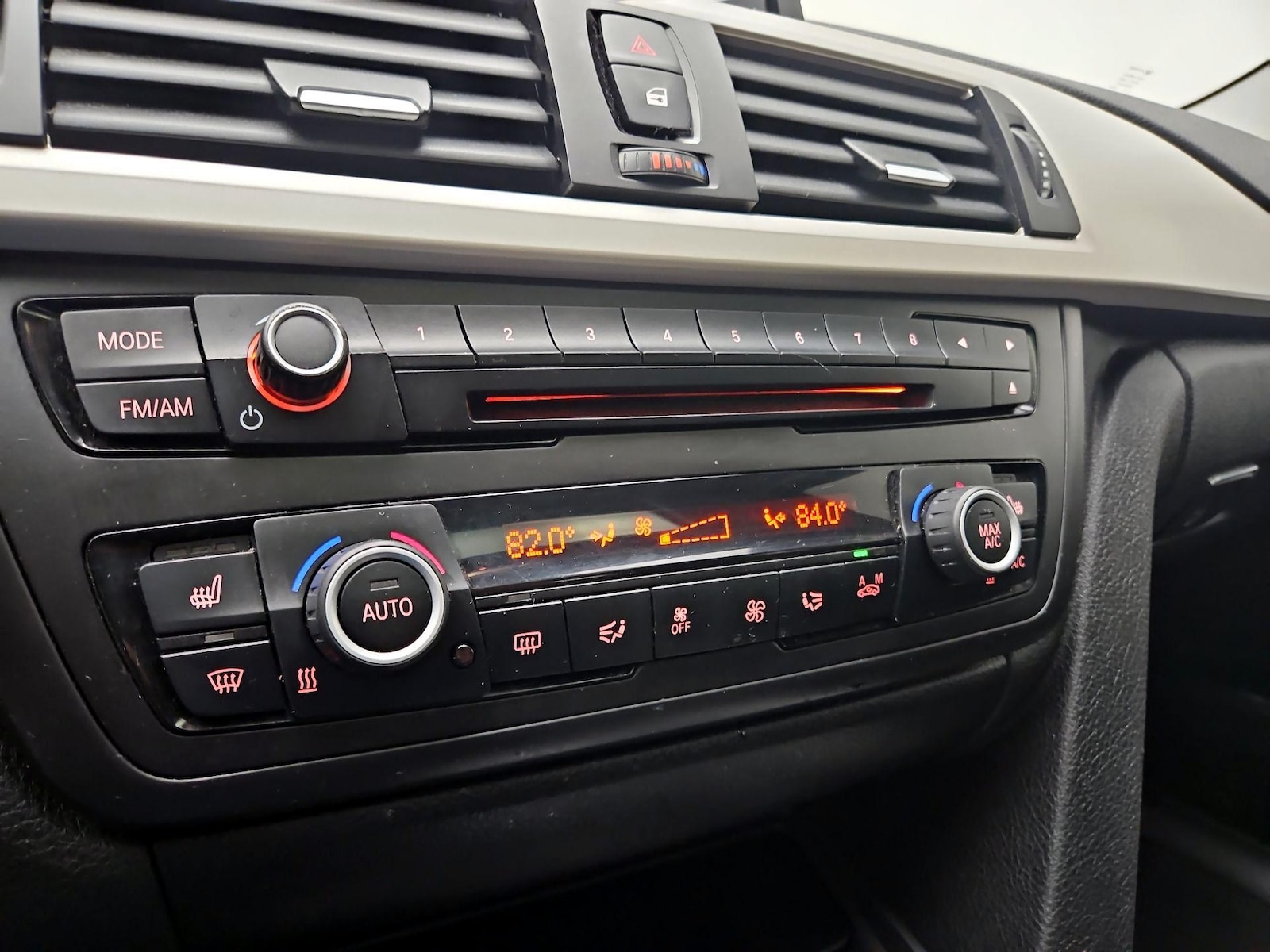 2015 BMW 3 Series 320i - Photo 16