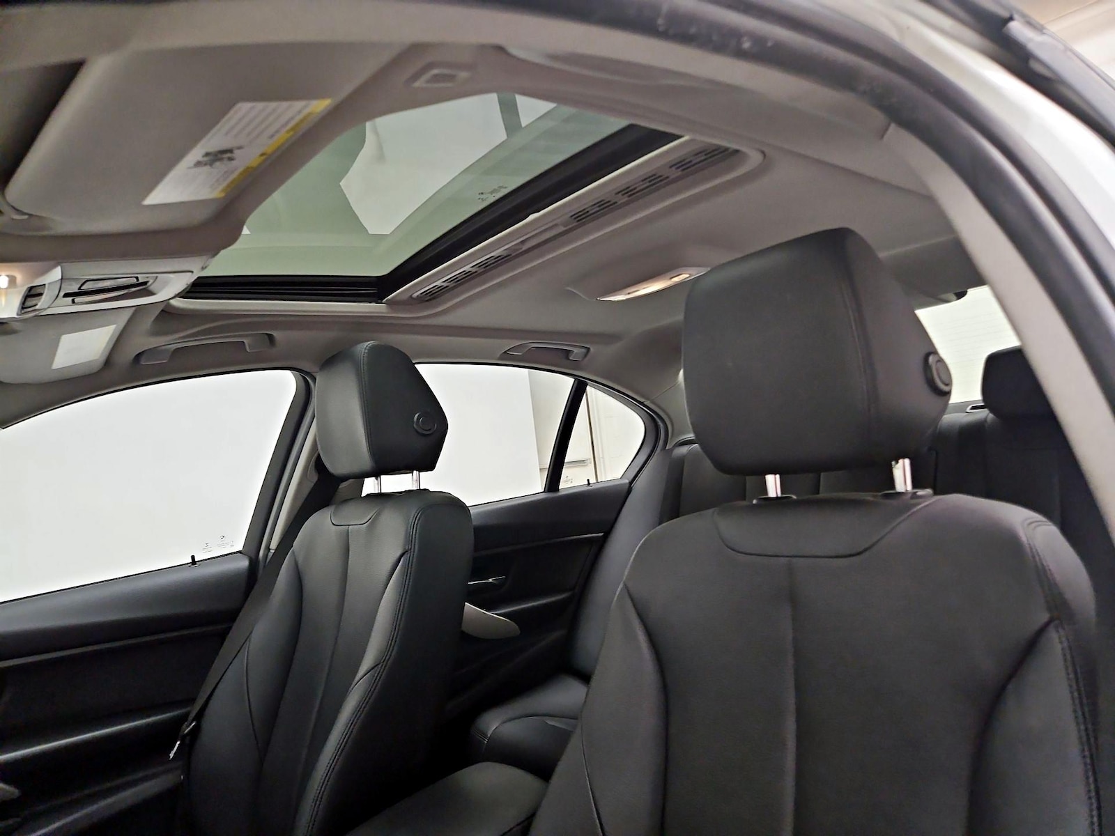 2015 BMW 3 Series 320i - Photo 19