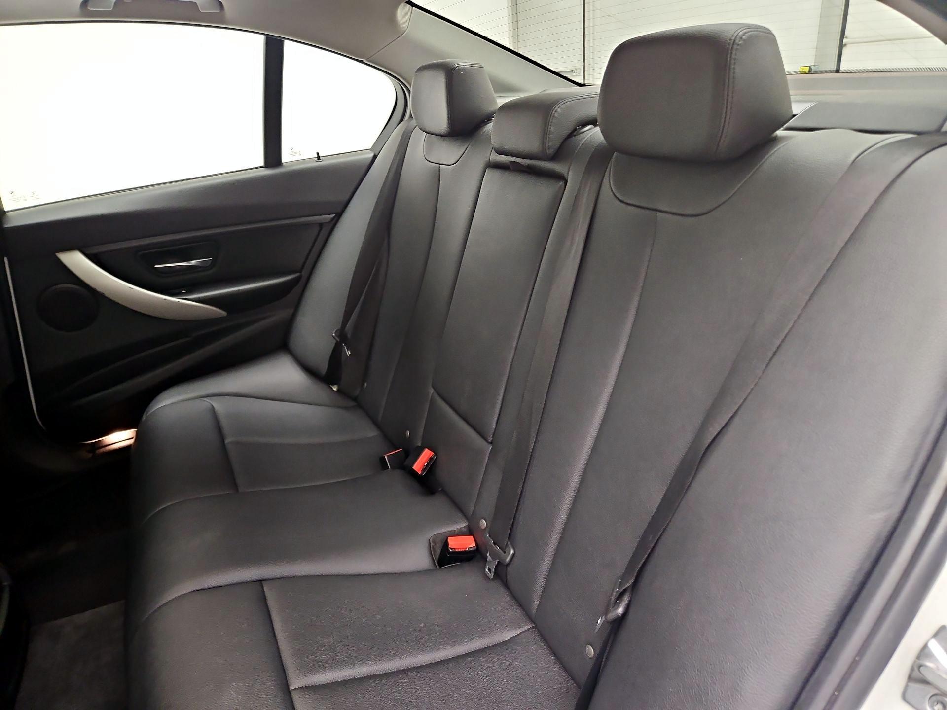 Thumbnail: 2015 BMW 3 Series - 19