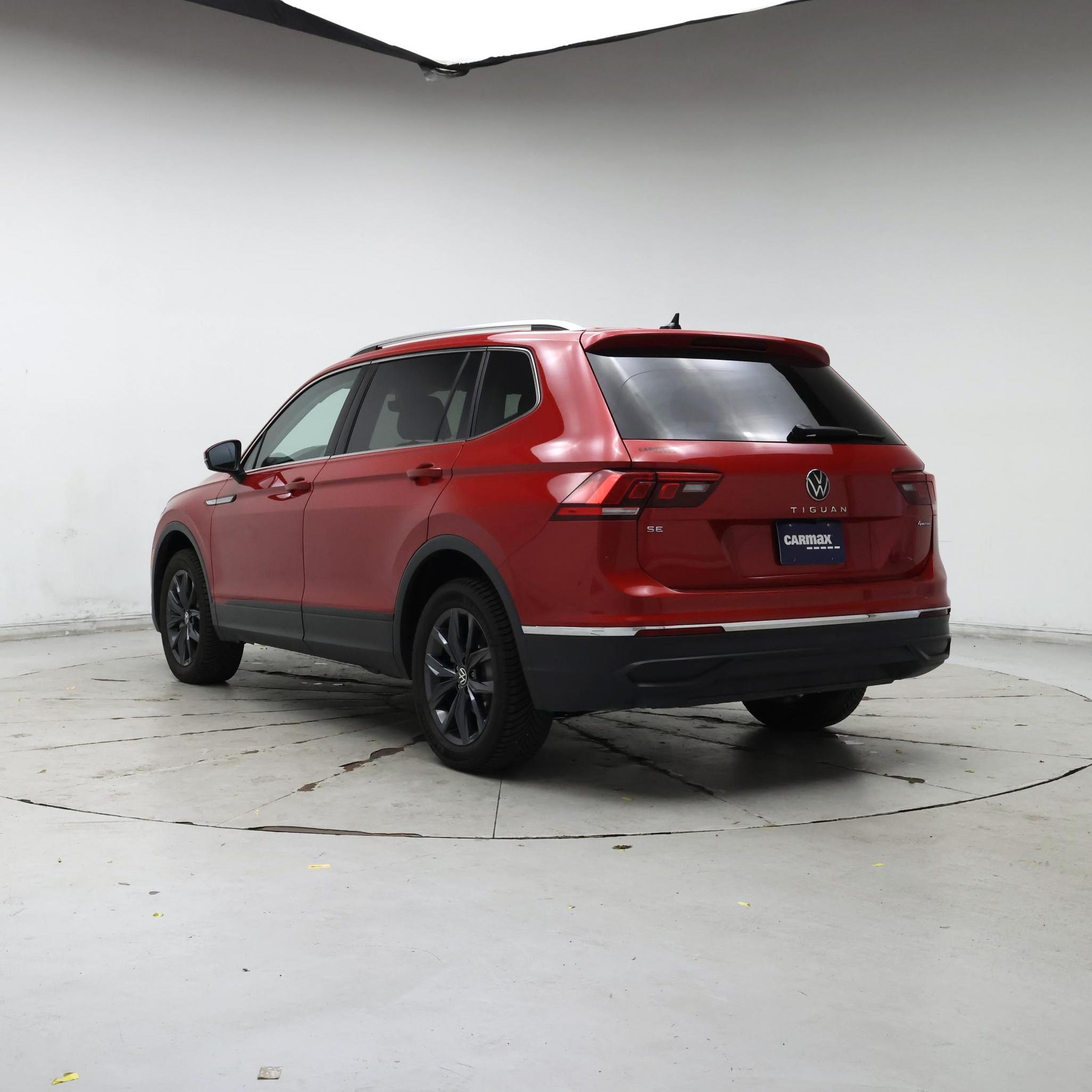 Thumbnail: 2023 Volkswagen Tiguan - 2