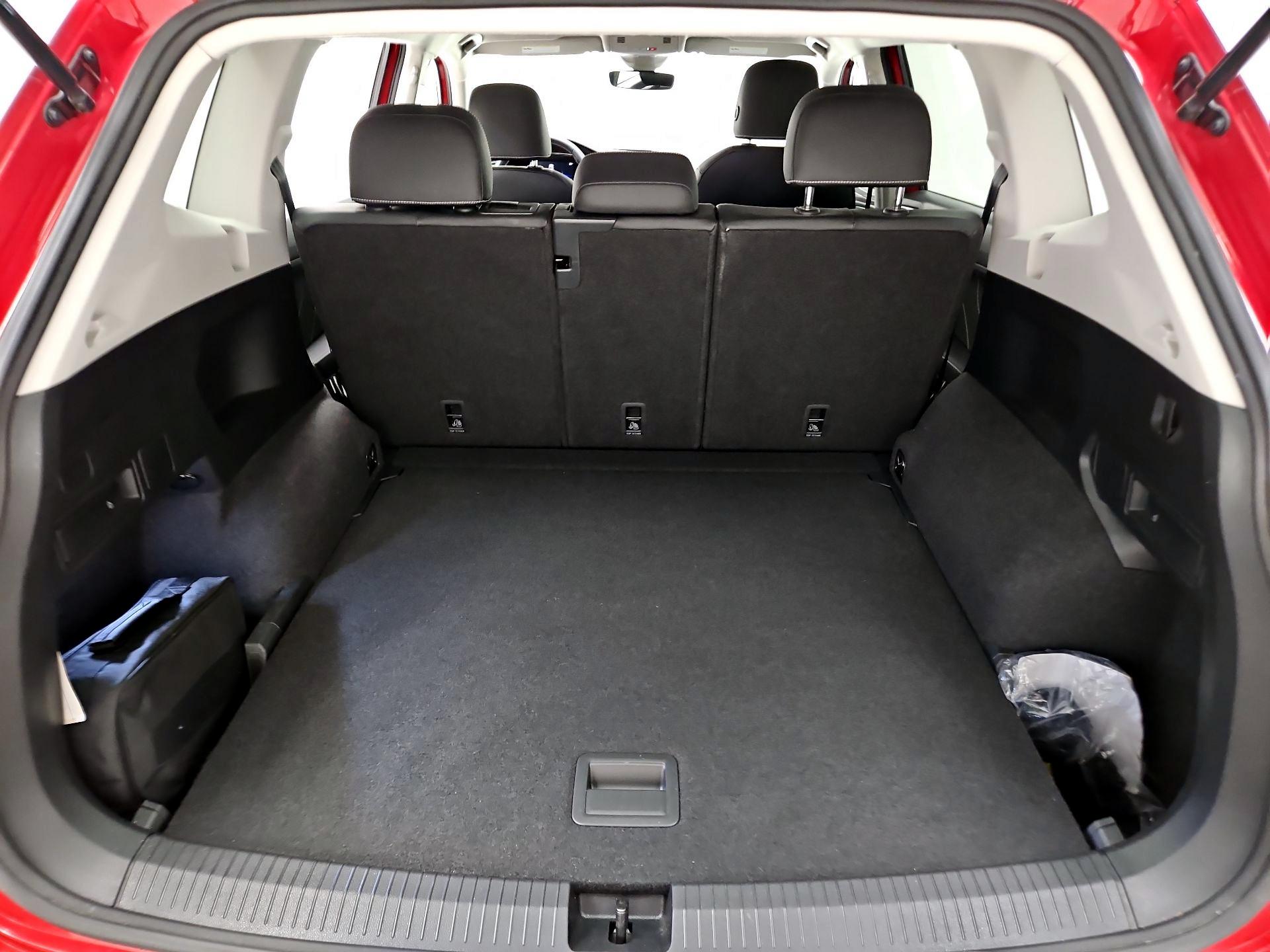 Thumbnail: 2023 Volkswagen Tiguan - 20