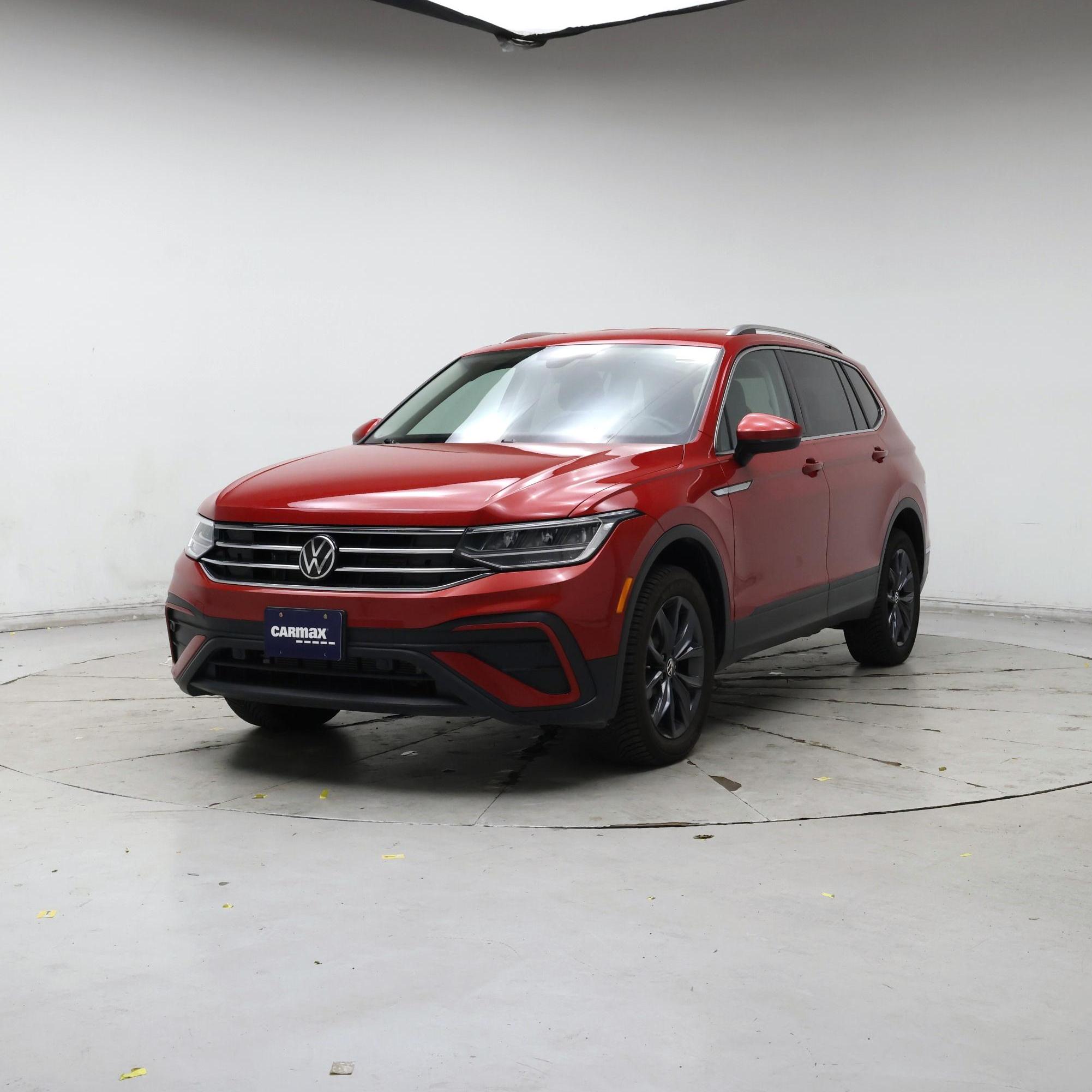 Thumbnail: 2023 Volkswagen Tiguan - 4