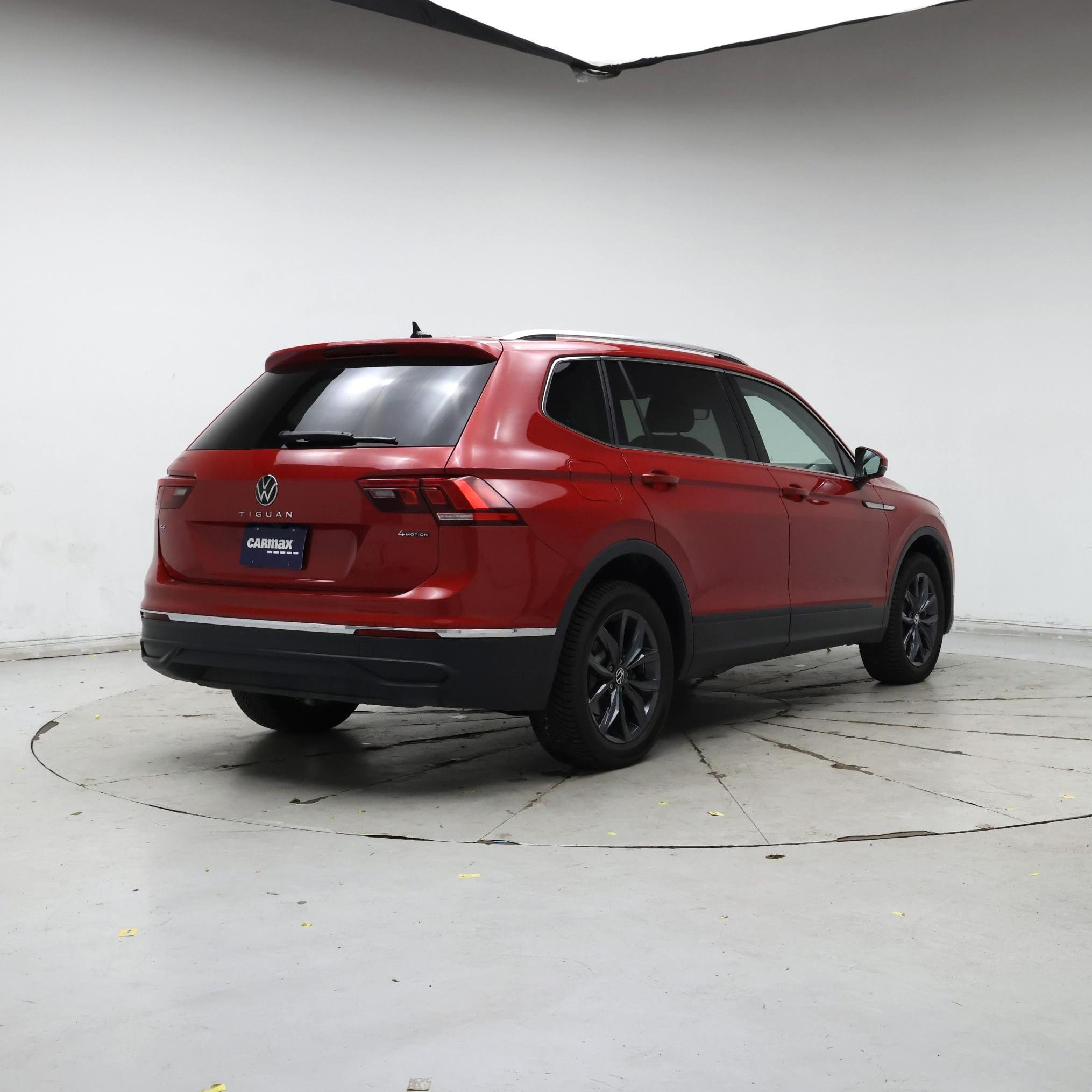 Thumbnail: 2023 Volkswagen Tiguan - 8