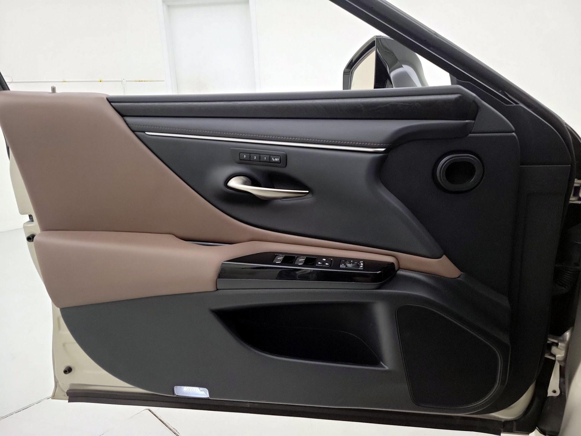 Thumbnail: 2024 Lexus ES - 12